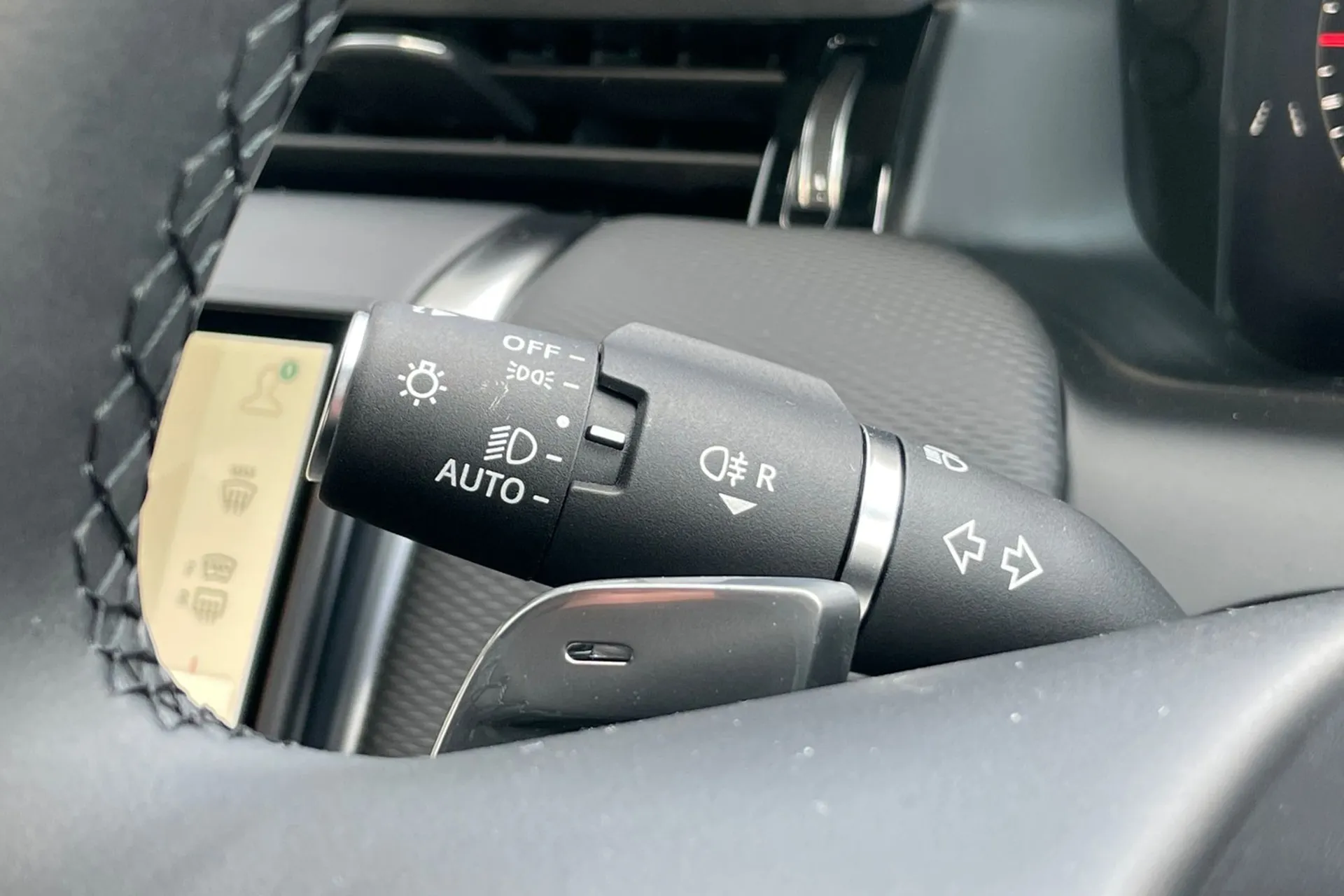 LAND ROVER DISCOVERY SPORT thumbnail image number 68