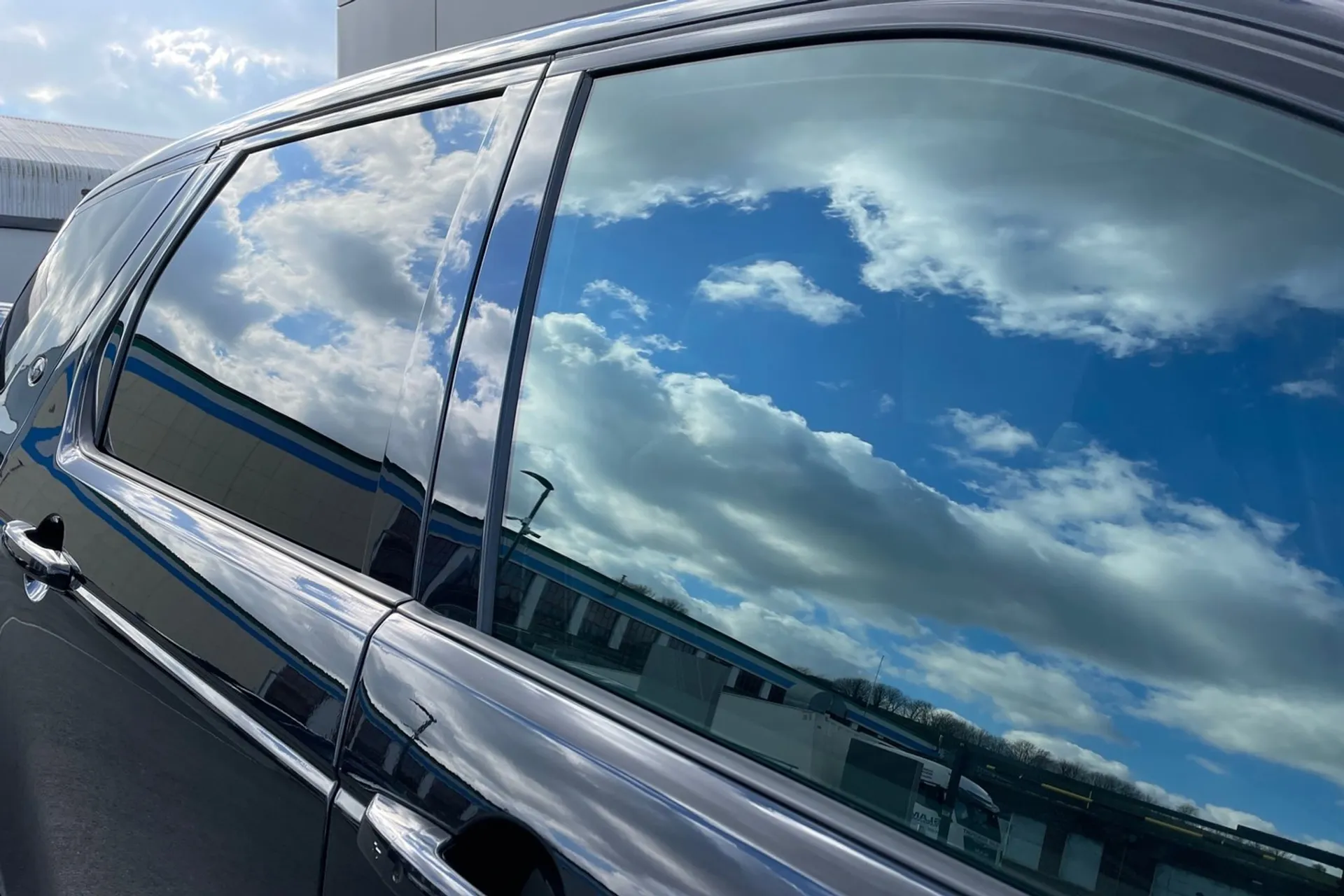 LAND ROVER DISCOVERY SPORT thumbnail image number 24