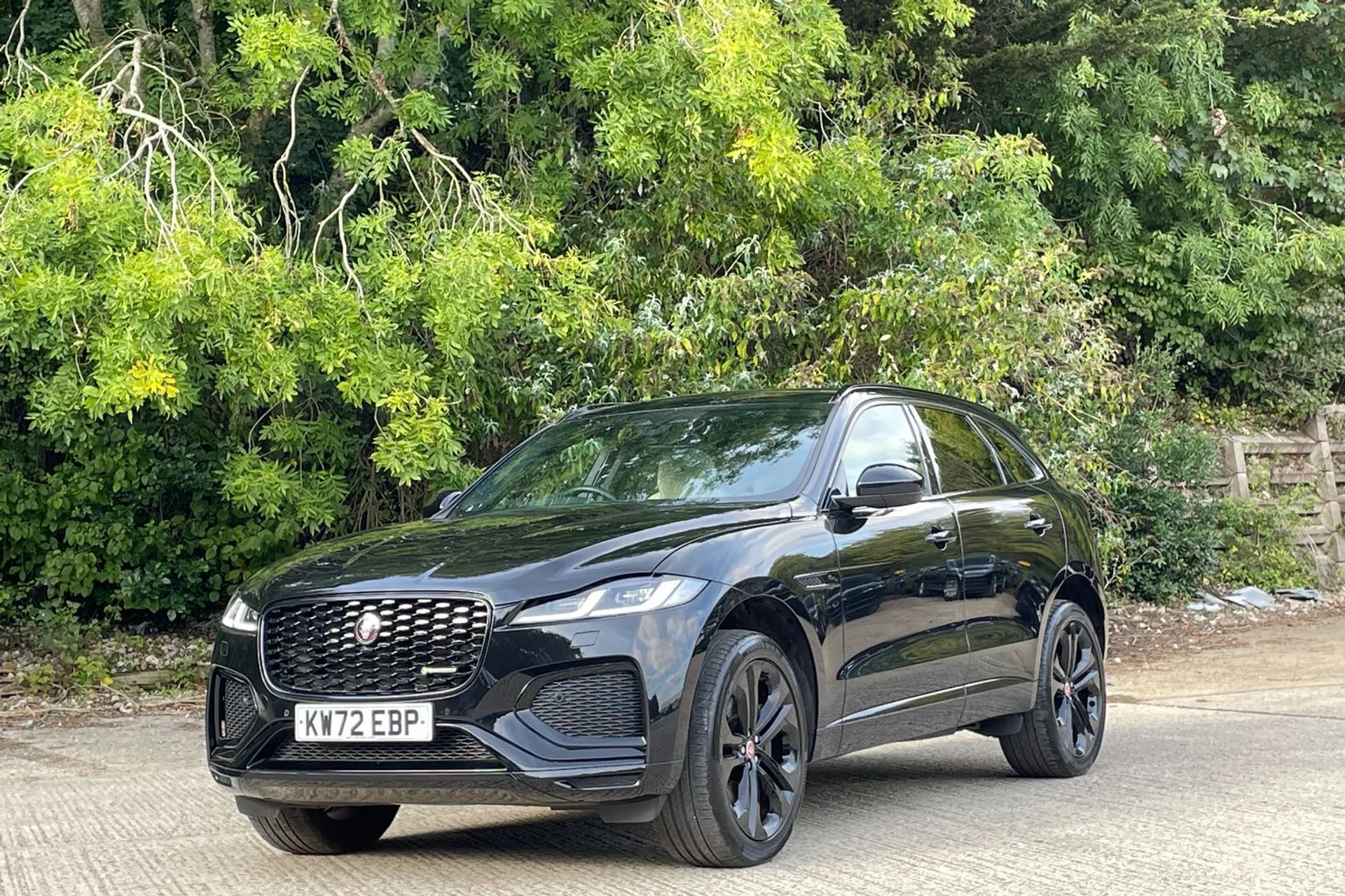 Jaguar F-PACE thumbnail image number 11