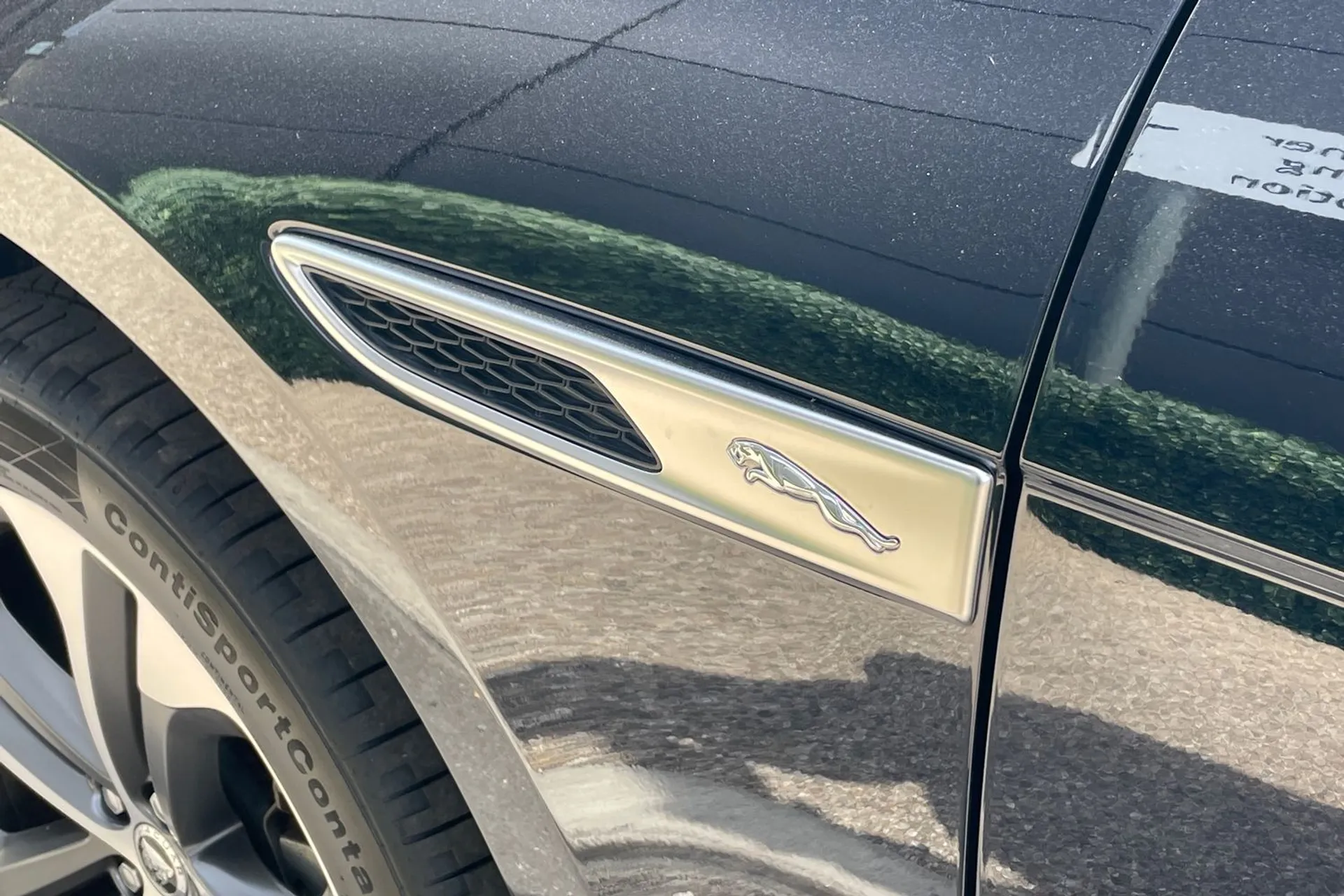 Jaguar F-PACE thumbnail image number 27