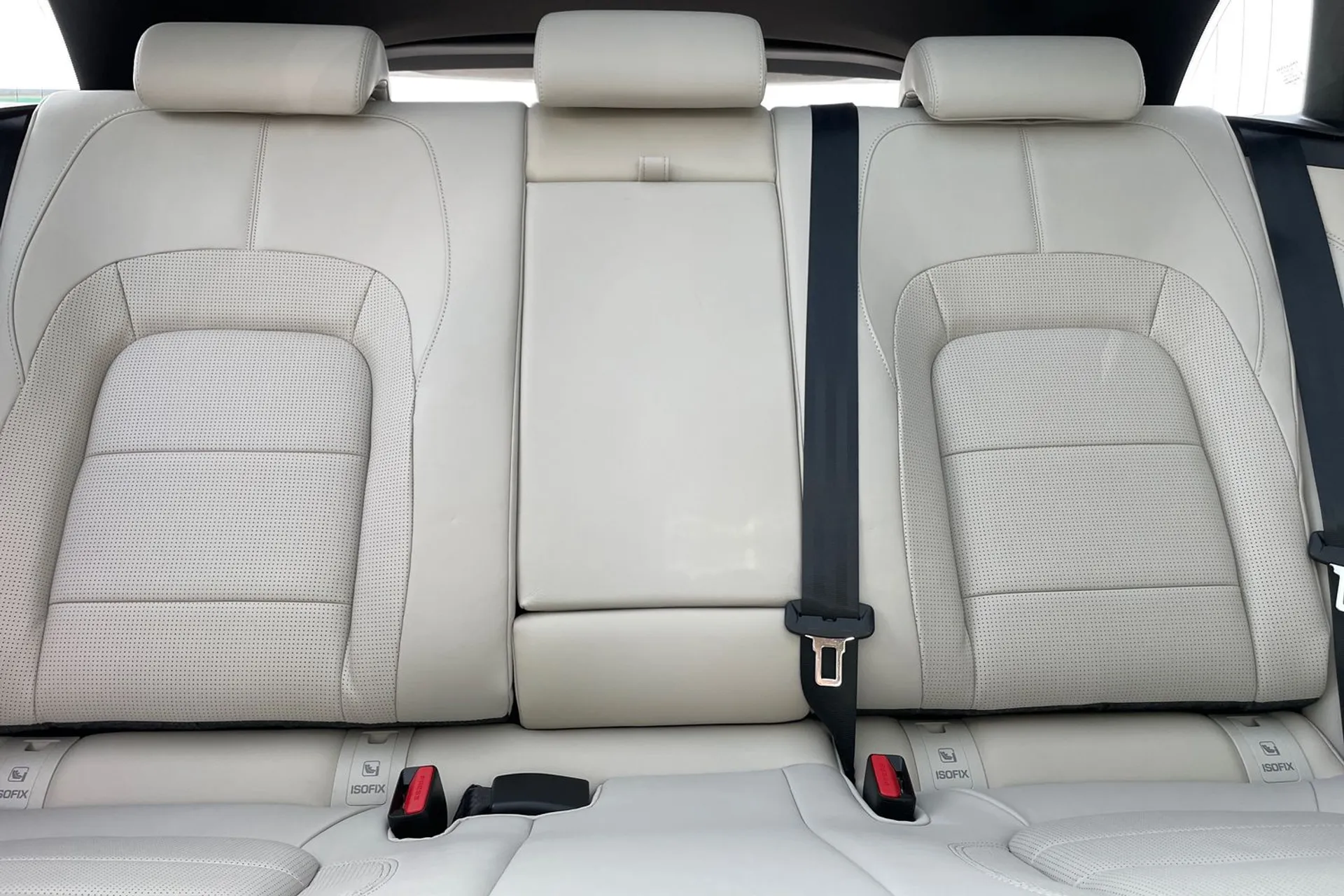 Jaguar F-PACE thumbnail image number 37