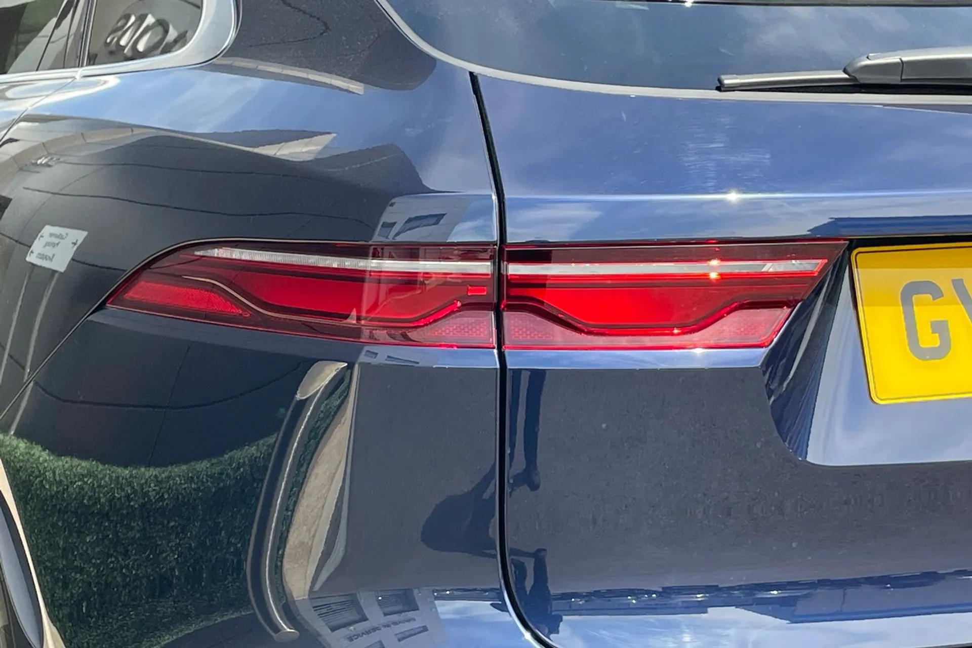 Jaguar F-PACE thumbnail image number 26
