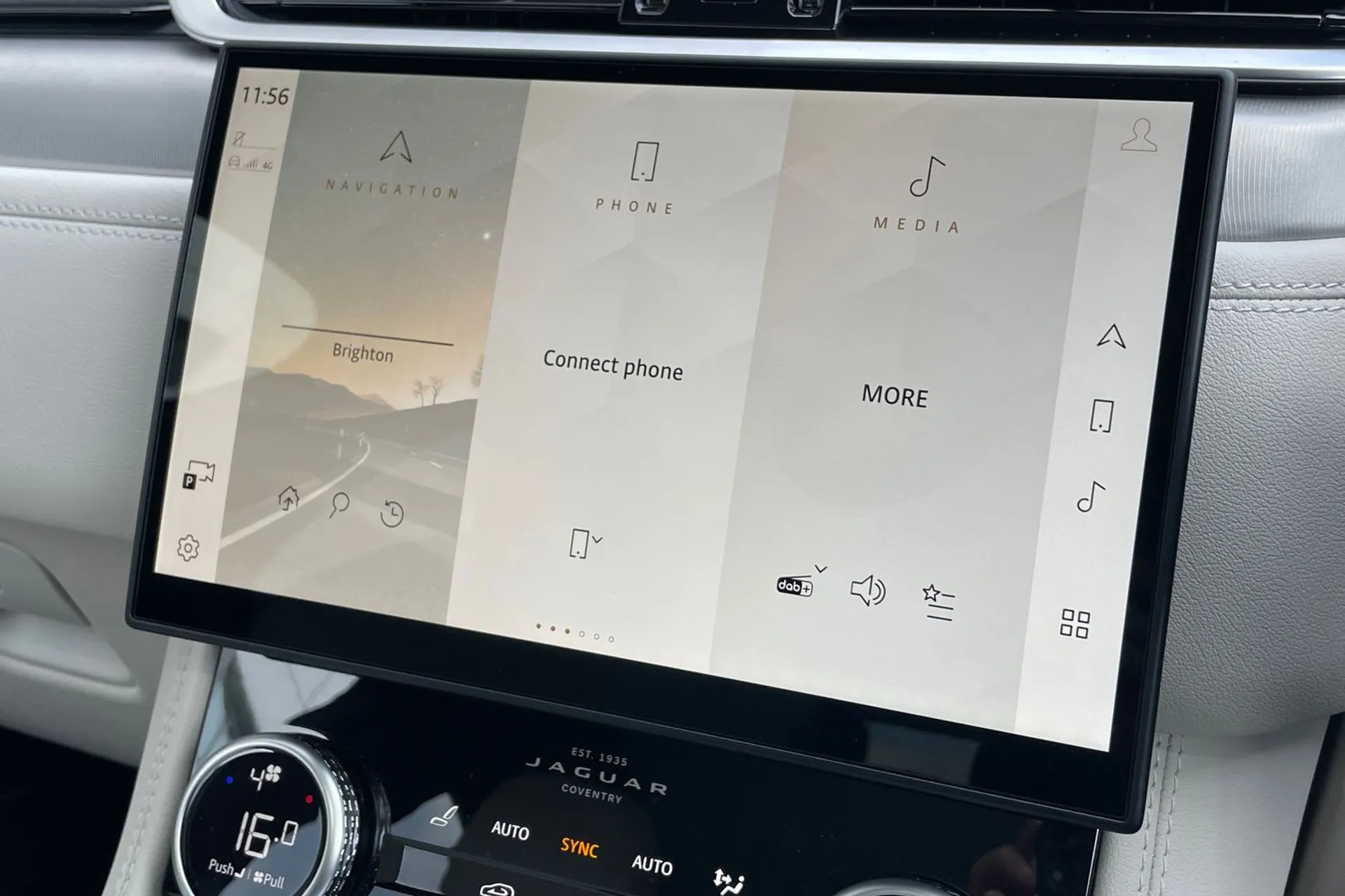 Jaguar F-PACE thumbnail image number 60