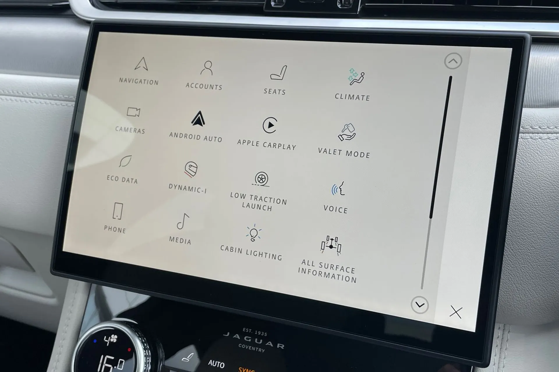 Jaguar F-PACE thumbnail image number 58