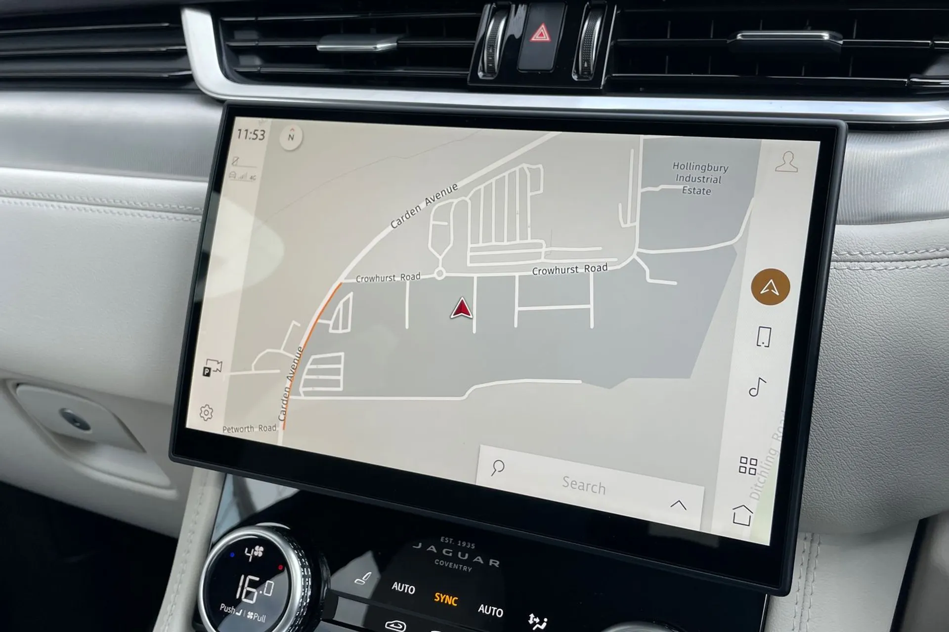 Jaguar F-PACE thumbnail image number 5