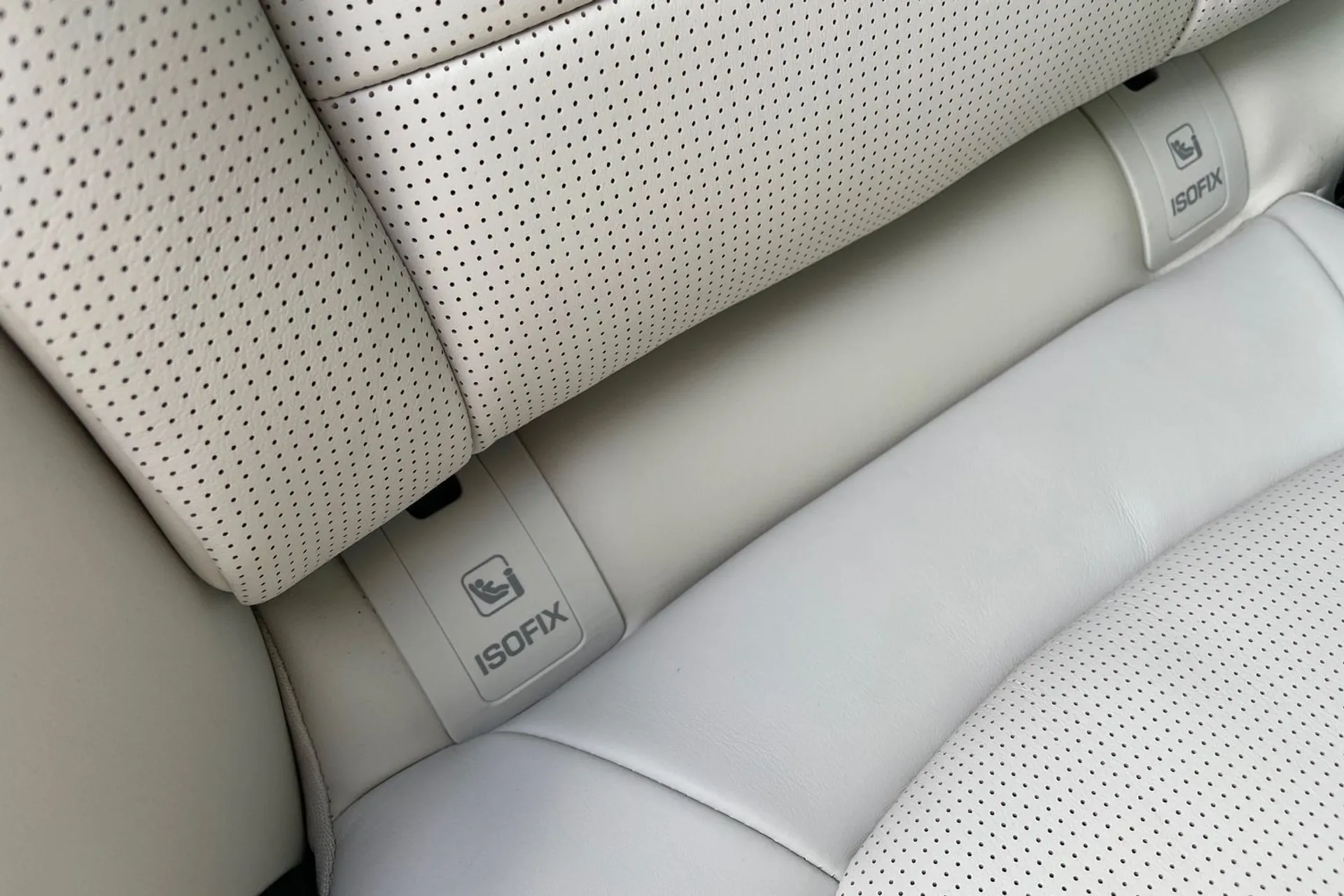 Jaguar F-PACE thumbnail image number 33