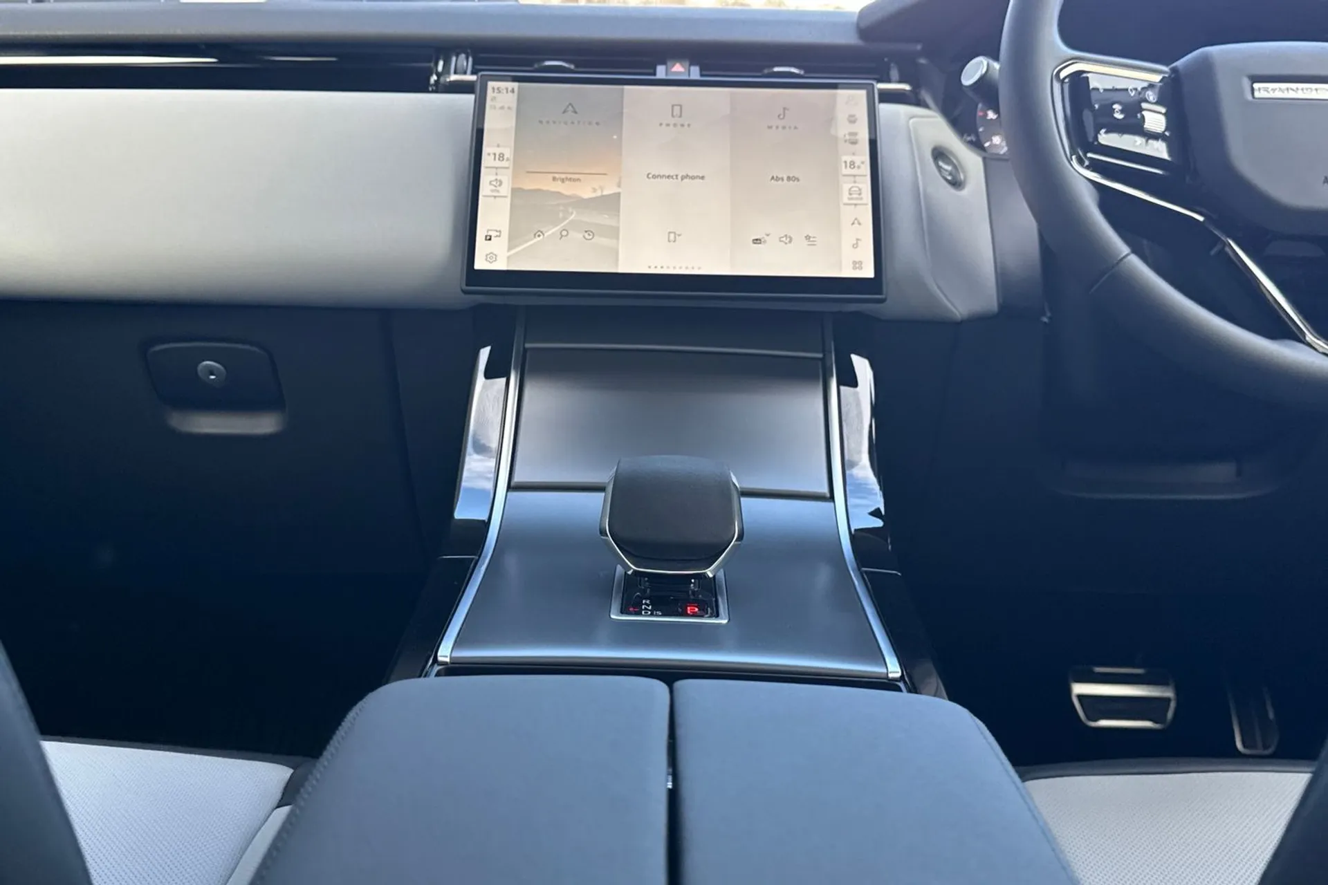 LAND ROVER RANGE ROVER VELAR thumbnail image number 26