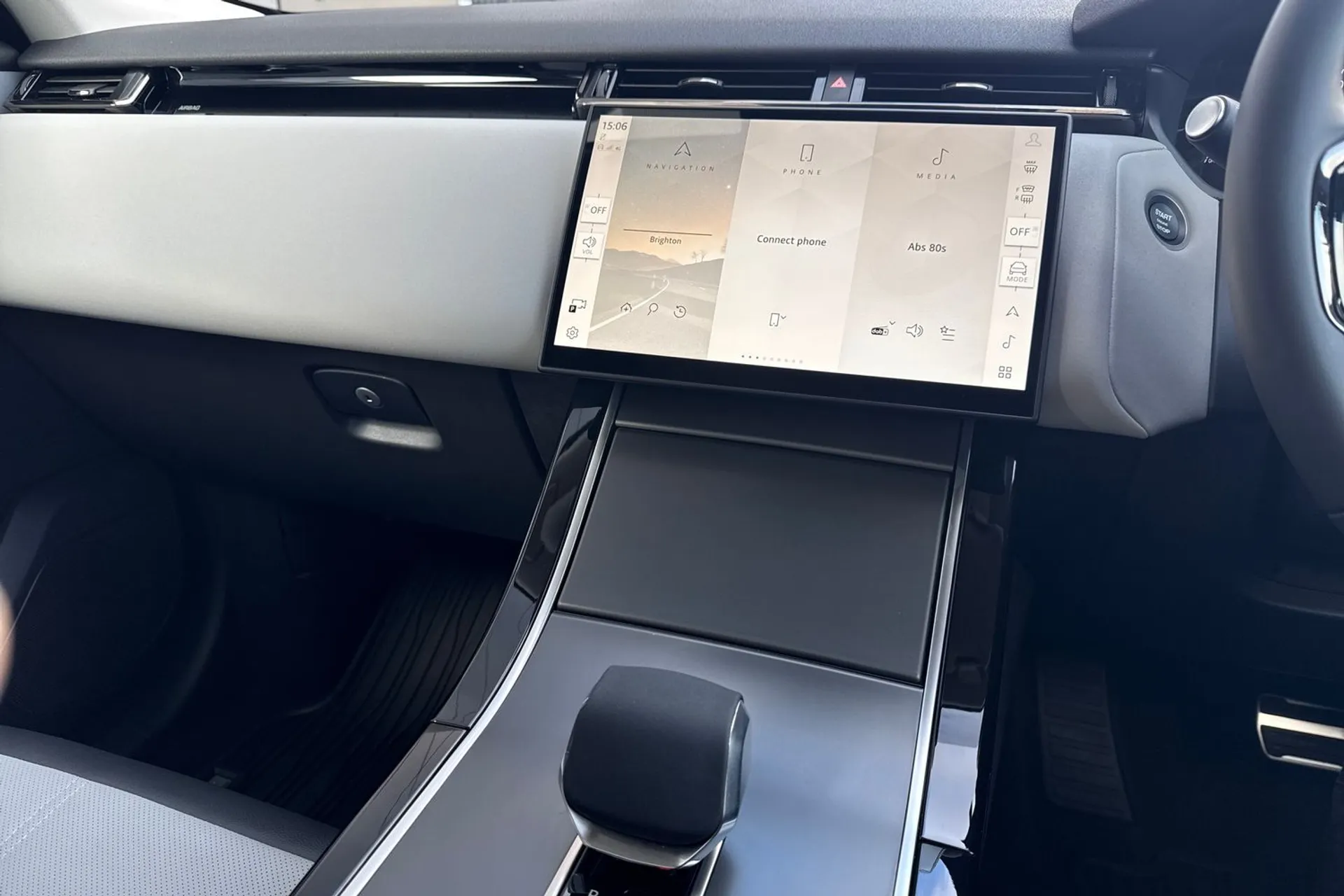 LAND ROVER RANGE ROVER VELAR thumbnail image number 27