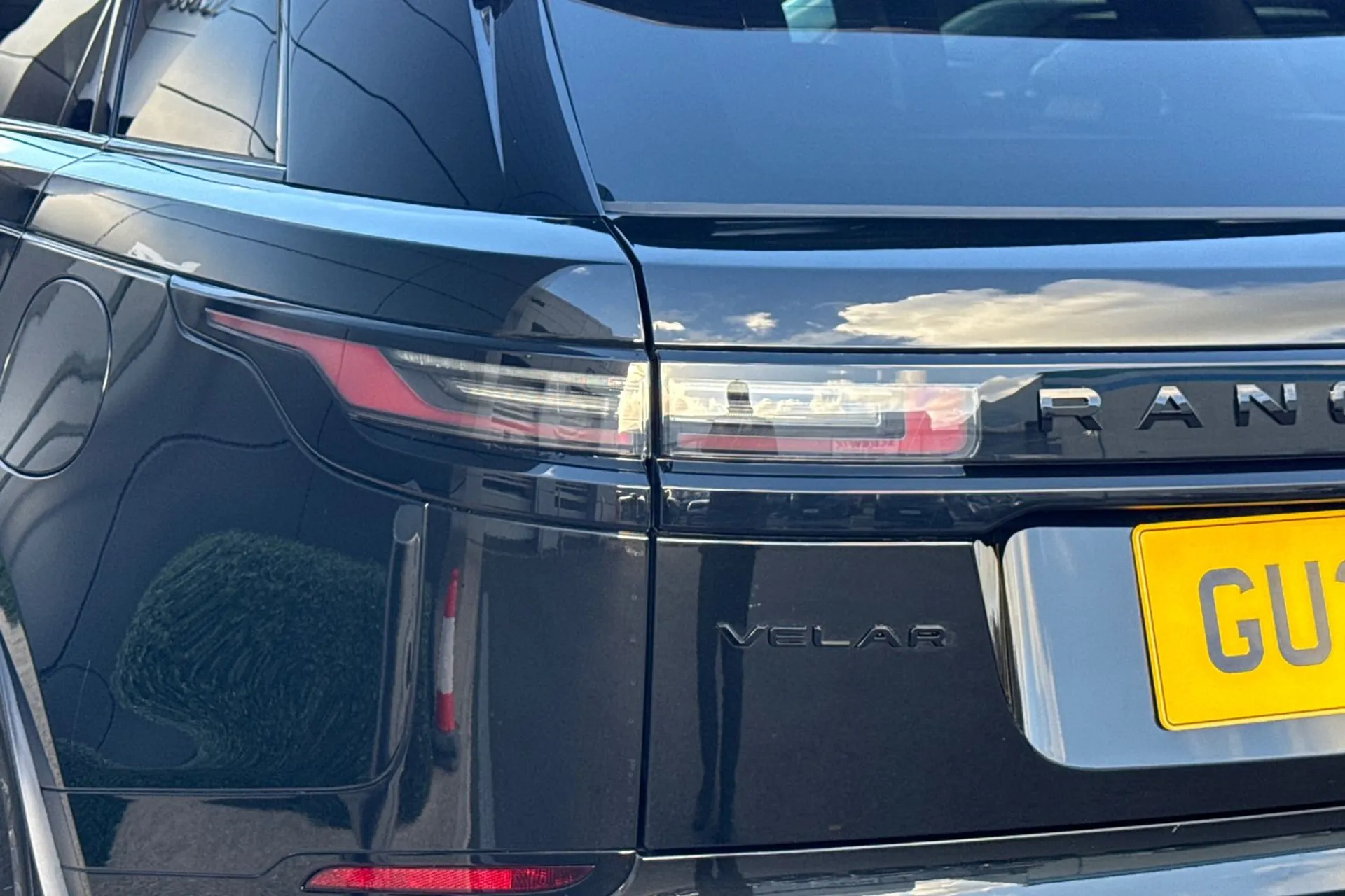 LAND ROVER RANGE ROVER VELAR thumbnail image number 38