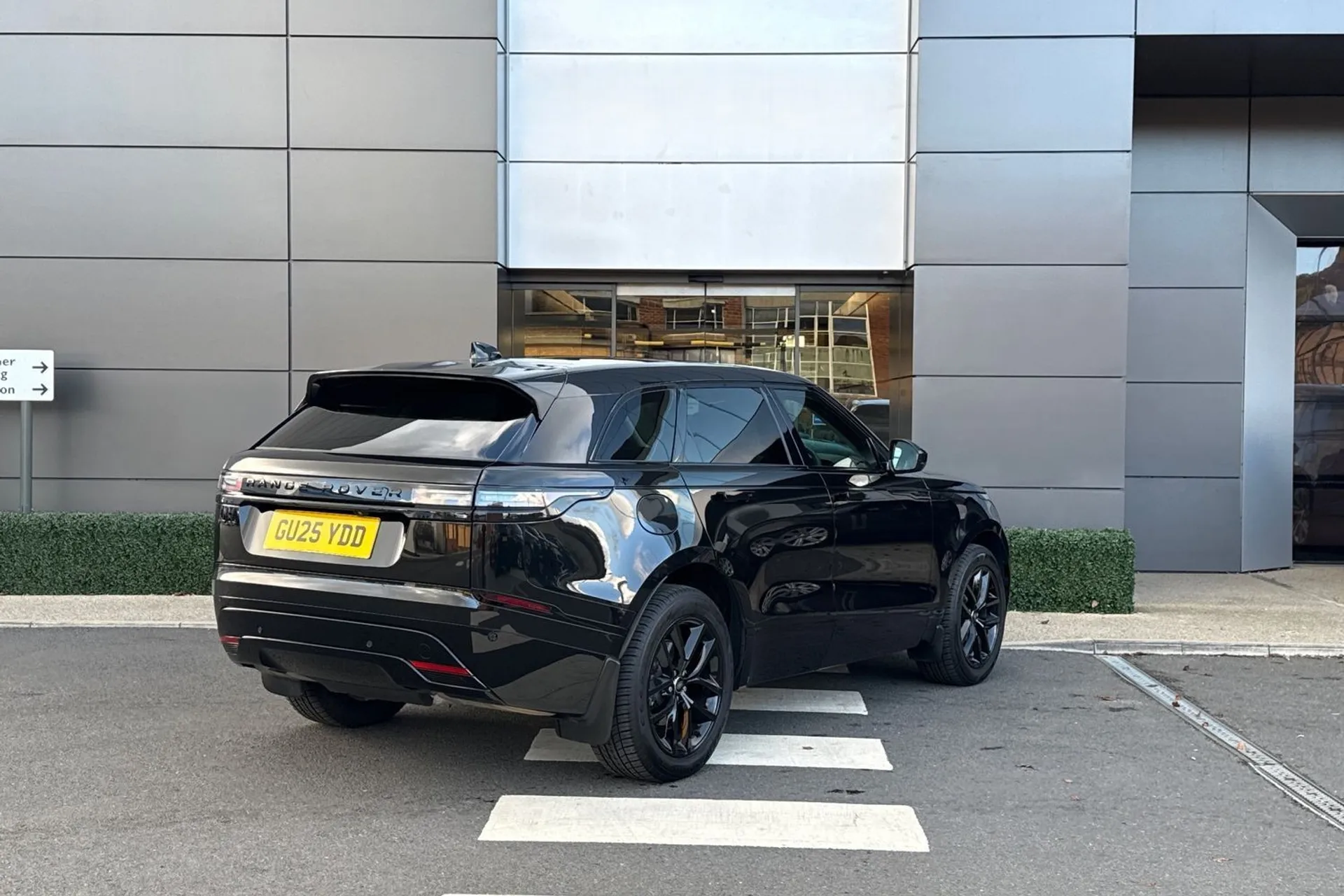 LAND ROVER RANGE ROVER VELAR thumbnail image number 6