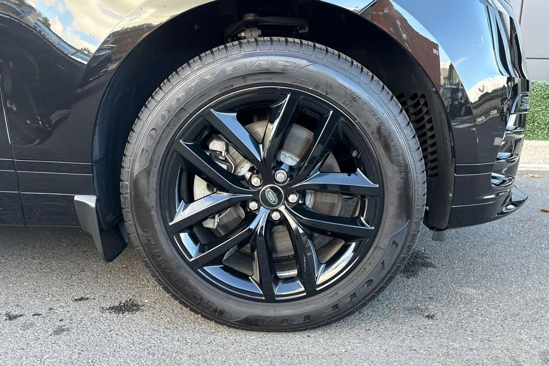 LAND ROVER RANGE ROVER VELAR thumbnail image number 21