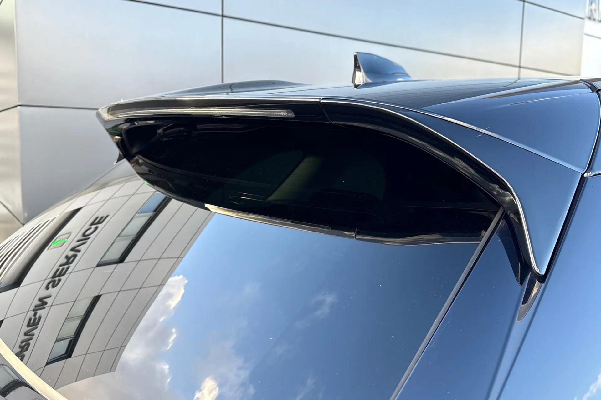 LAND ROVER RANGE ROVER VELAR thumbnail image number 37