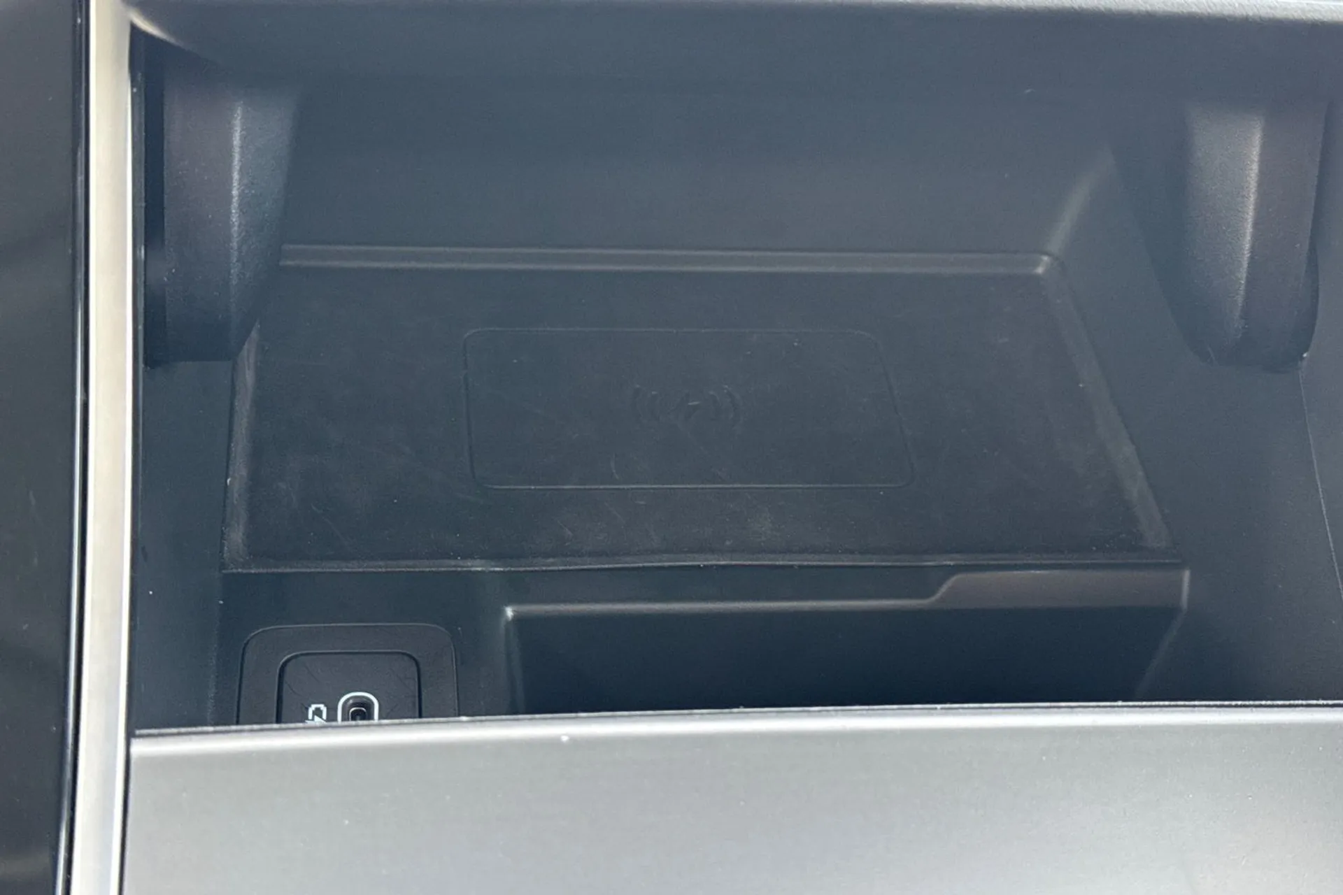 LAND ROVER RANGE ROVER VELAR thumbnail image number 57