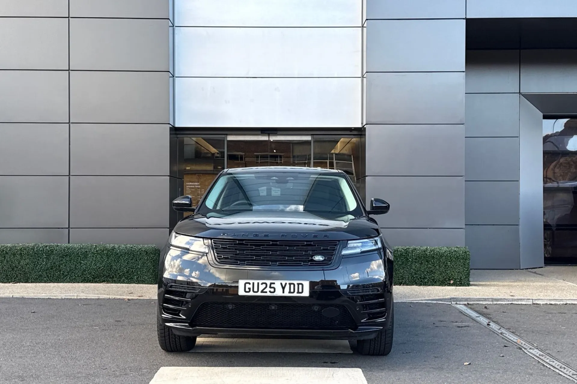 LAND ROVER RANGE ROVER VELAR thumbnail image number 14