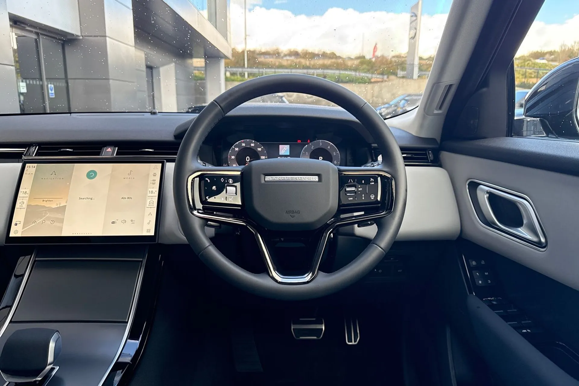 LAND ROVER RANGE ROVER VELAR thumbnail image number 25