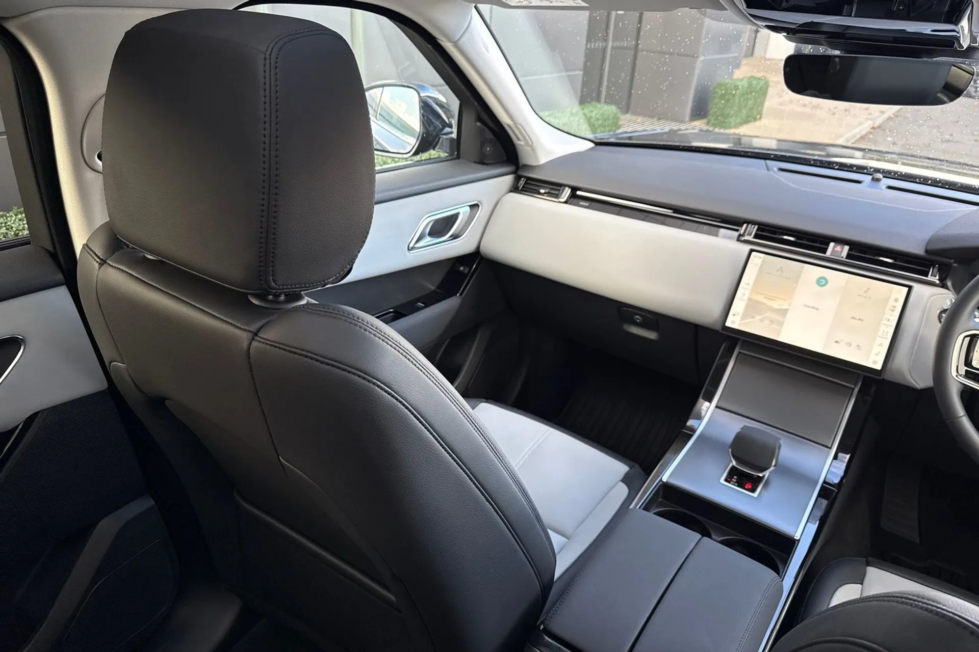 LAND ROVER RANGE ROVER VELAR thumbnail image number 49