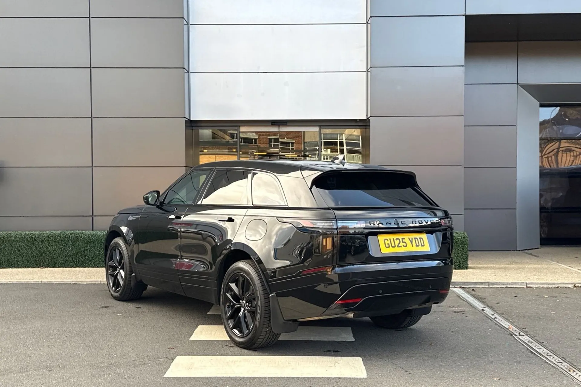 LAND ROVER RANGE ROVER VELAR thumbnail image number 10