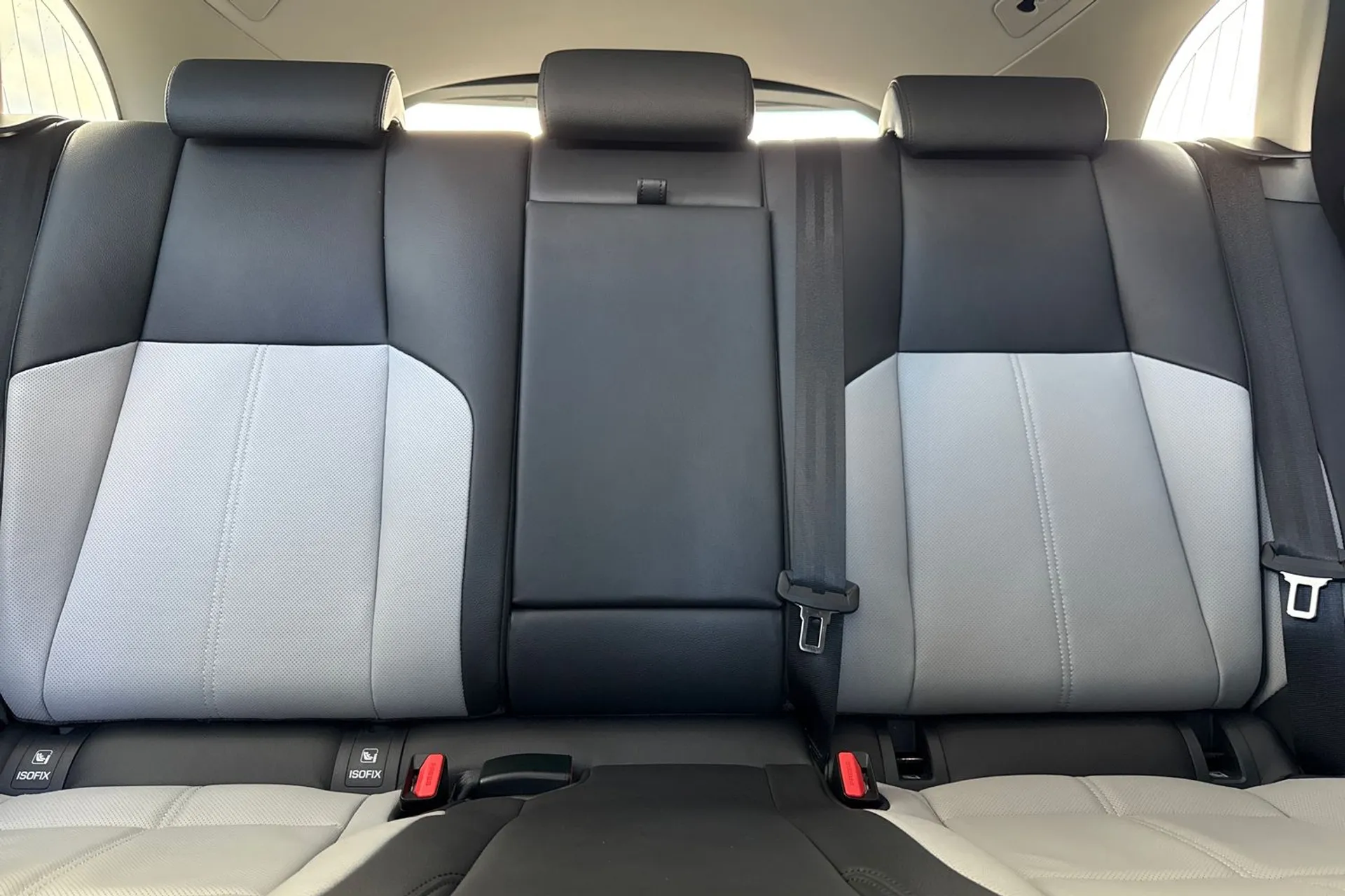 LAND ROVER RANGE ROVER VELAR thumbnail image number 48