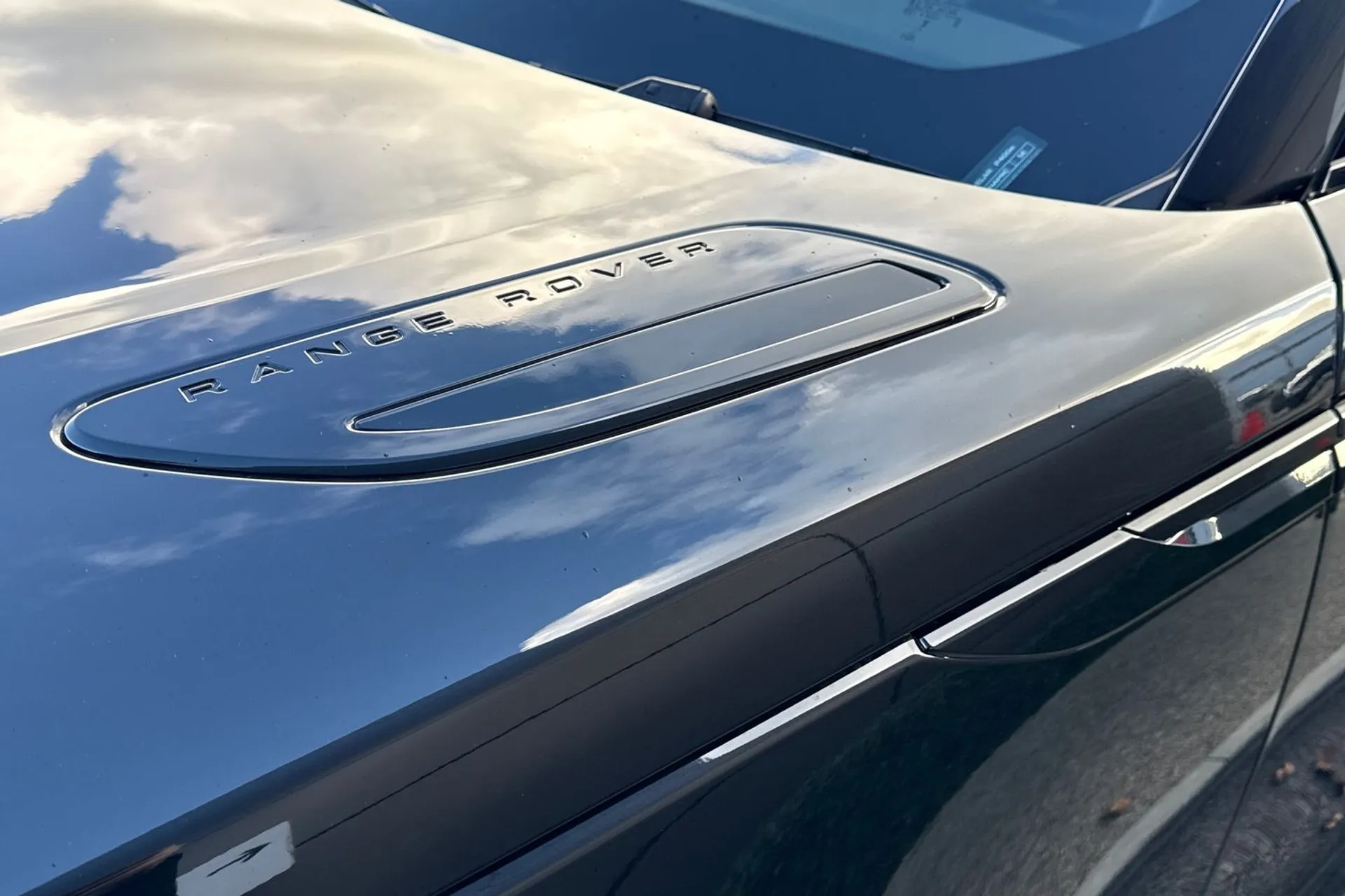 LAND ROVER RANGE ROVER VELAR thumbnail image number 35