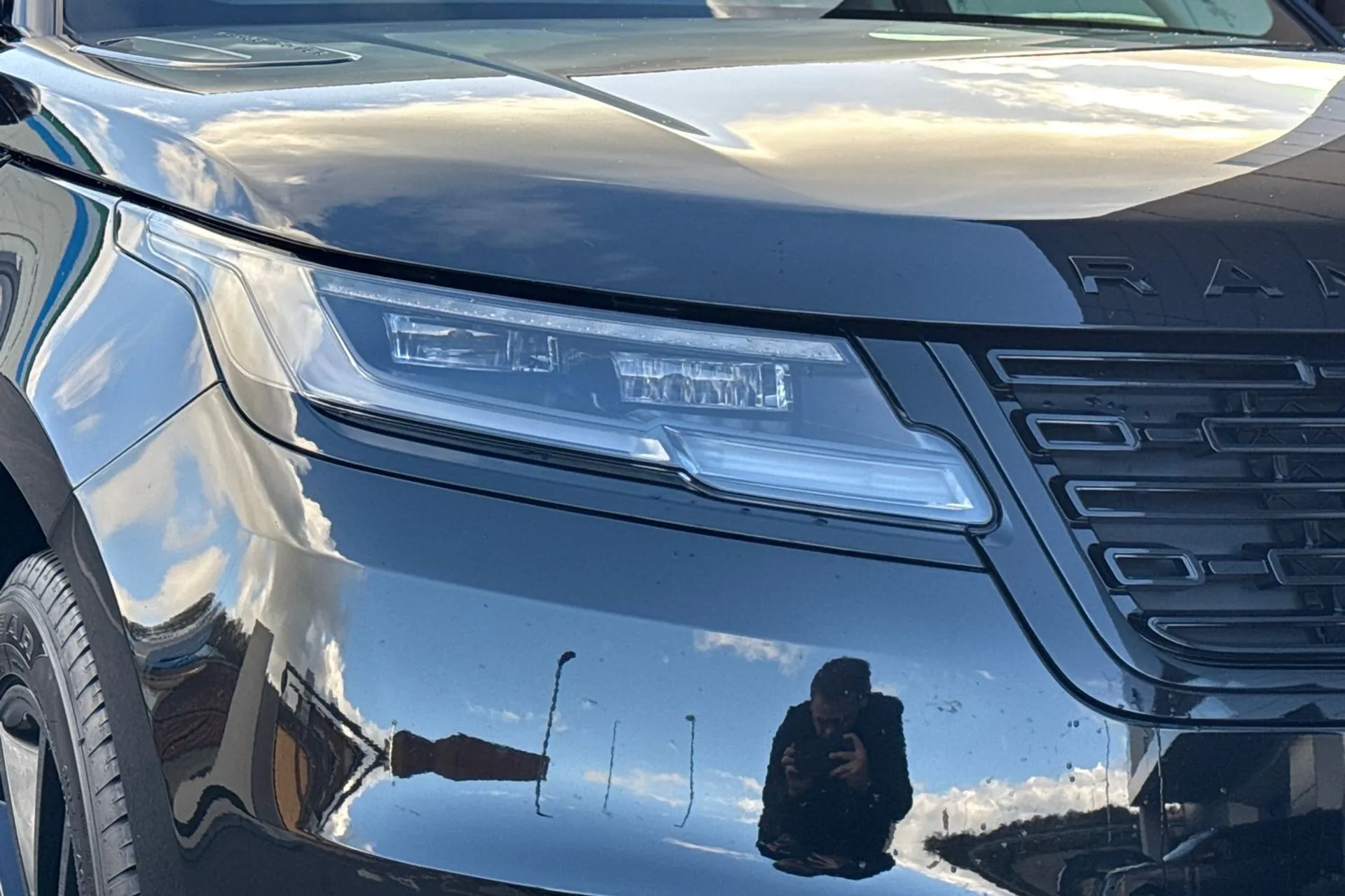 LAND ROVER RANGE ROVER VELAR thumbnail image number 23