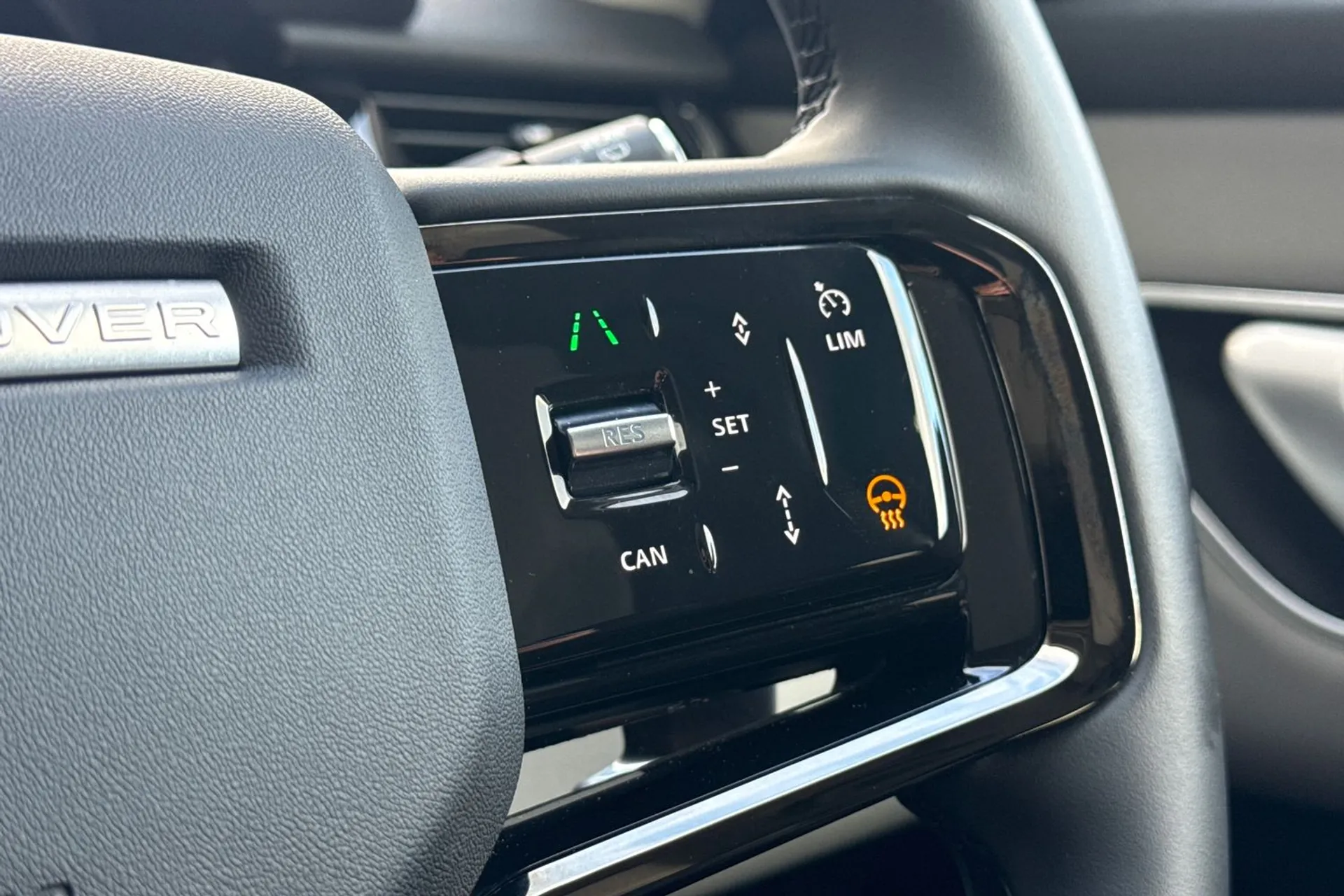 LAND ROVER RANGE ROVER VELAR thumbnail image number 30