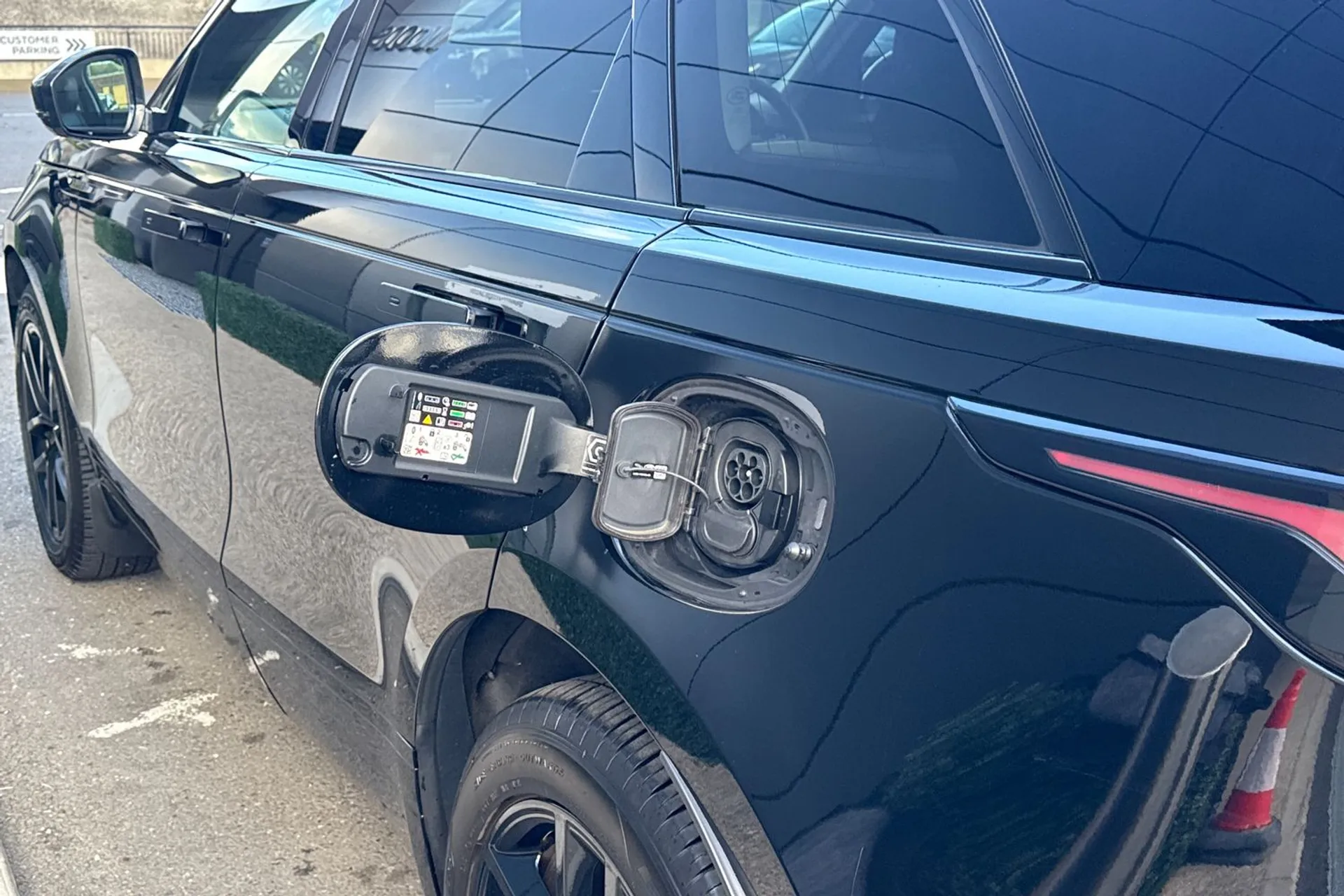 LAND ROVER RANGE ROVER VELAR thumbnail image number 43