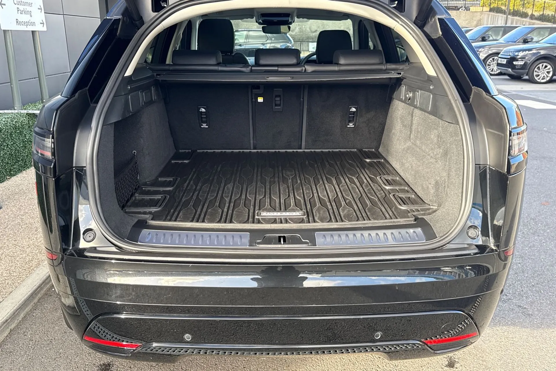 LAND ROVER RANGE ROVER VELAR thumbnail image number 39