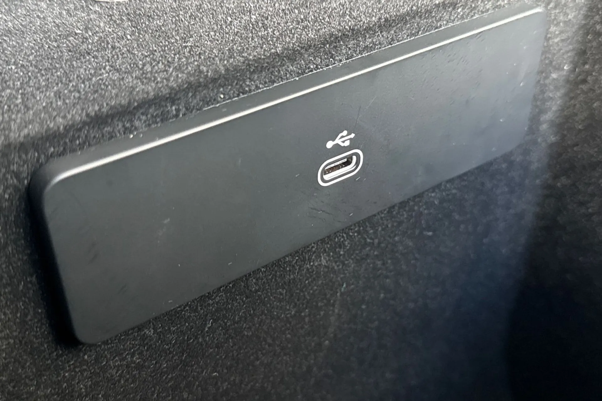 LAND ROVER RANGE ROVER VELAR thumbnail image number 56