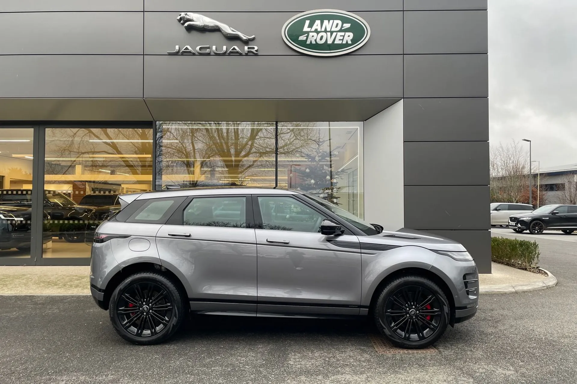 LAND ROVER RANGE ROVER EVOQUE thumbnail image number 2