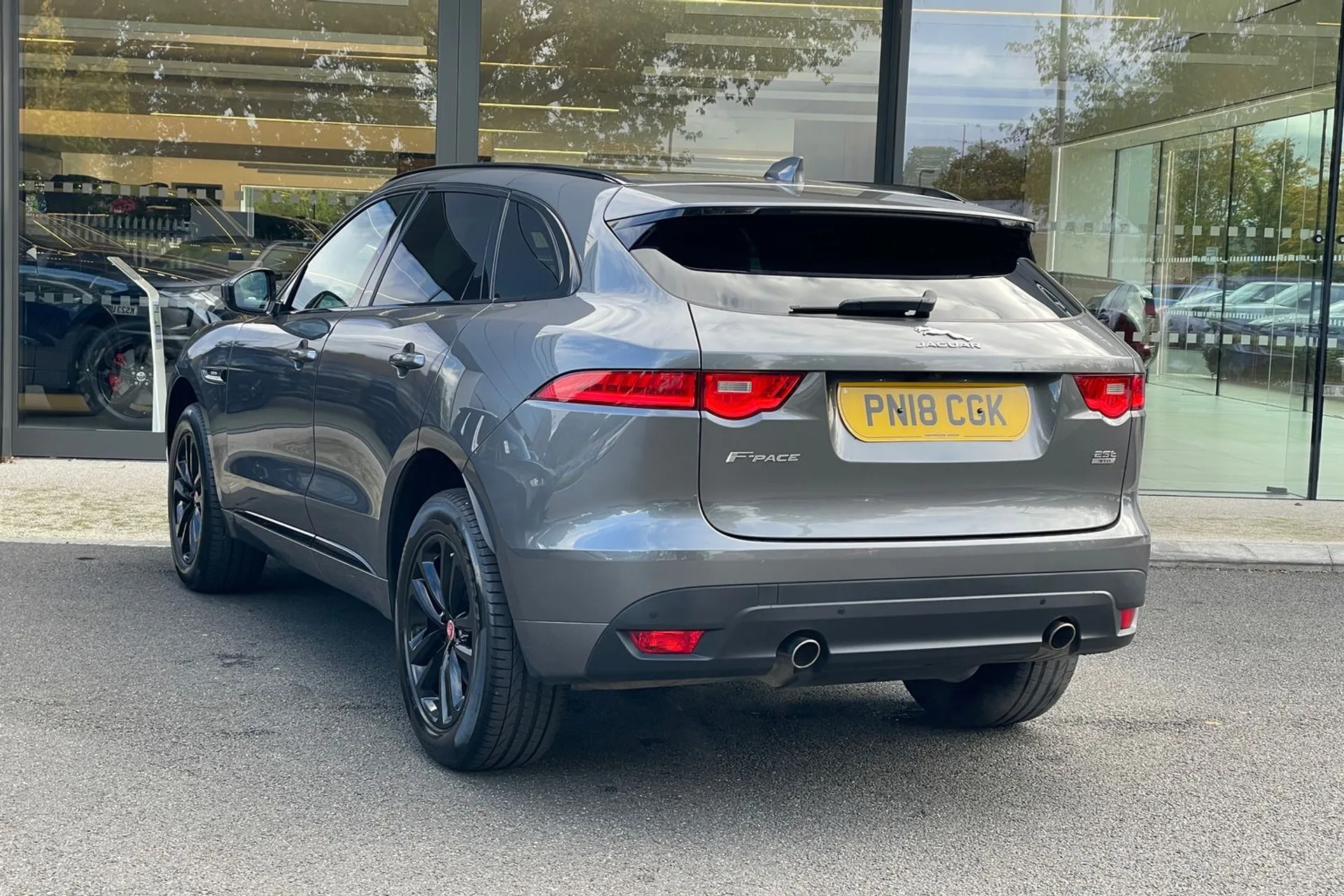 Jaguar F-PACE thumbnail image number 62