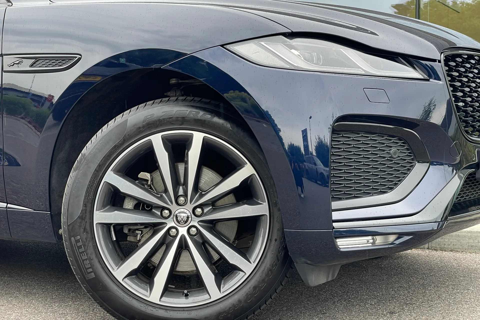 Jaguar F-PACE thumbnail image number 9