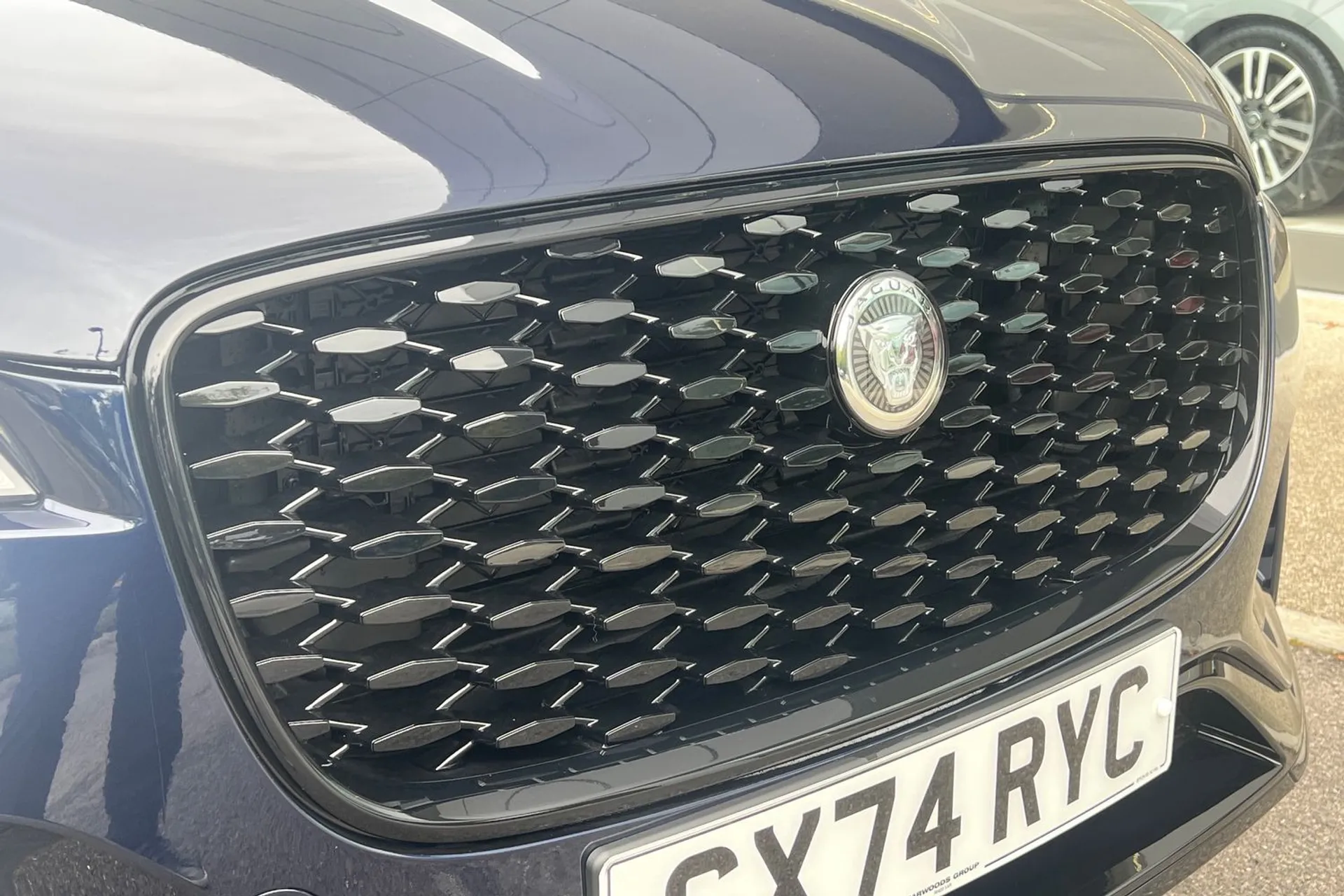 Jaguar F-PACE thumbnail image number 56
