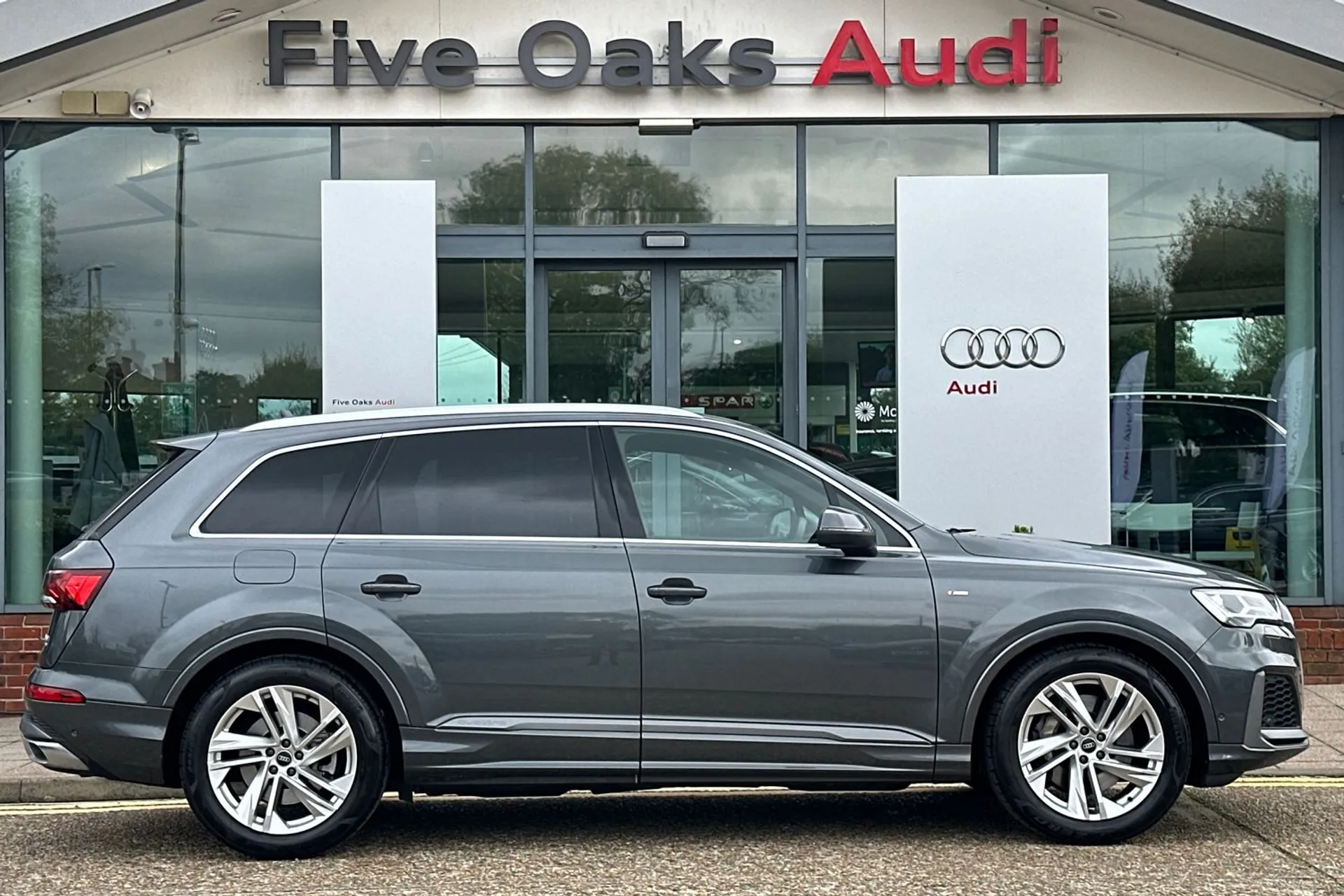 Audi Q7 thumbnail image number 2