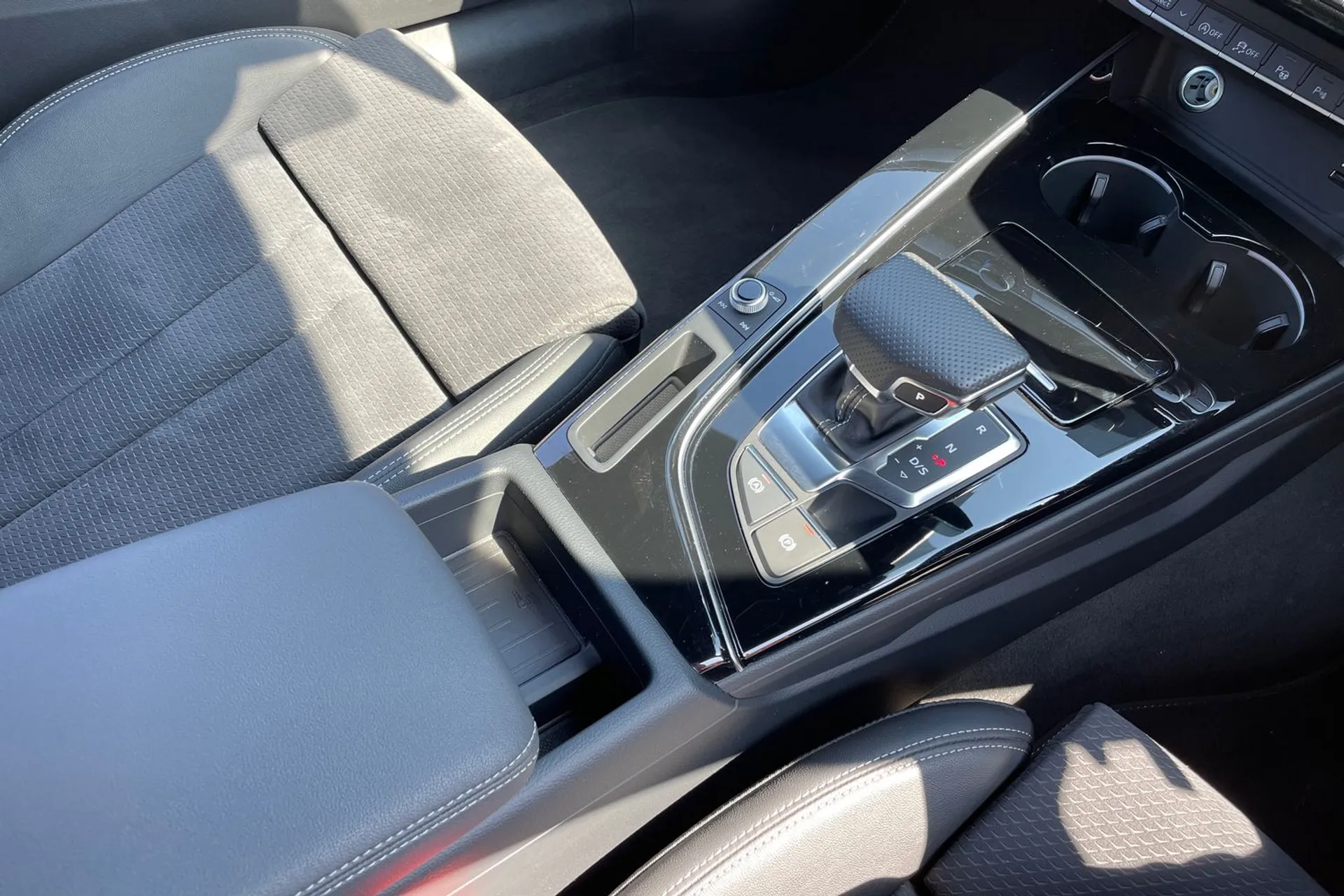 Audi A5 thumbnail image number 35