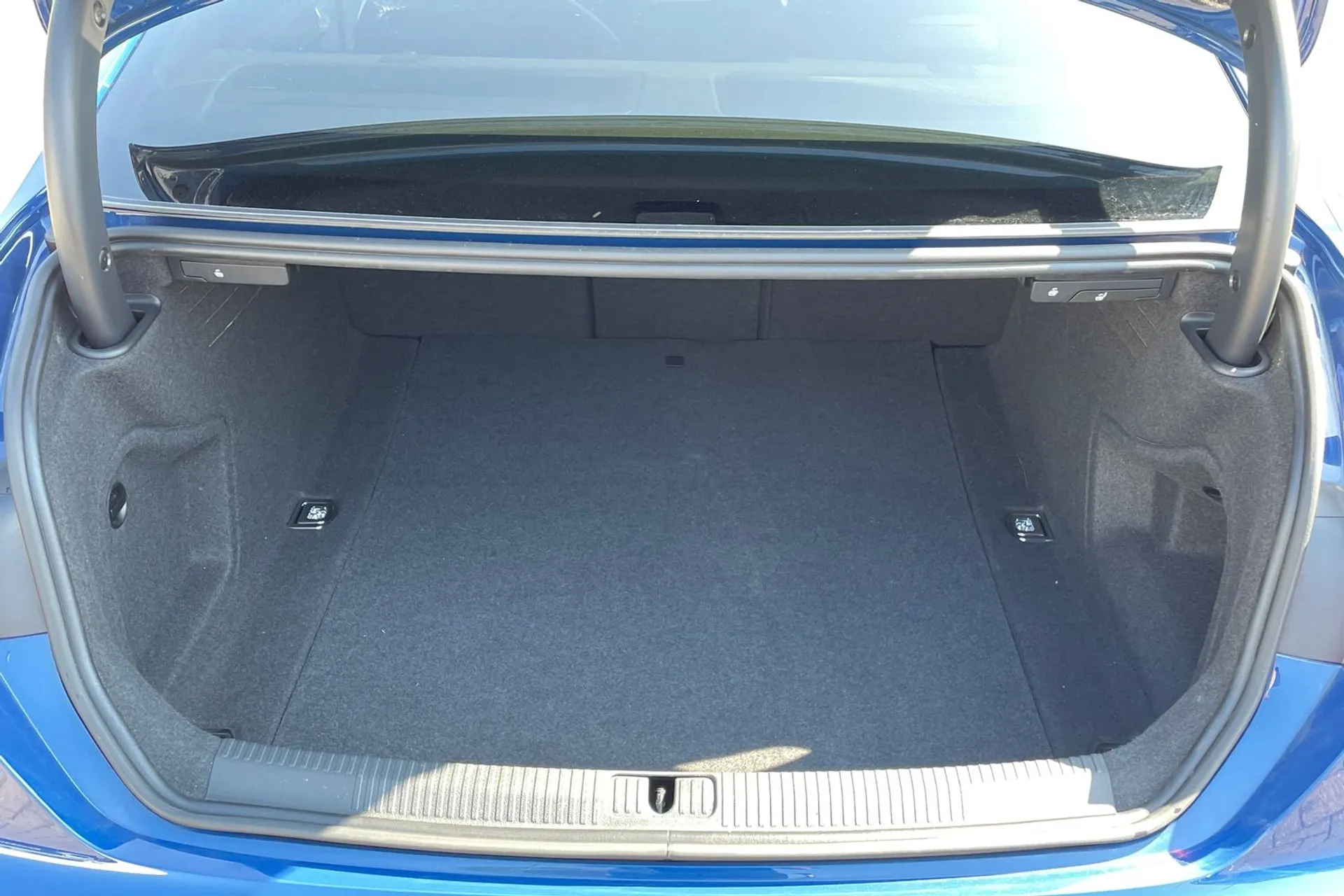 Audi A5 thumbnail image number 31