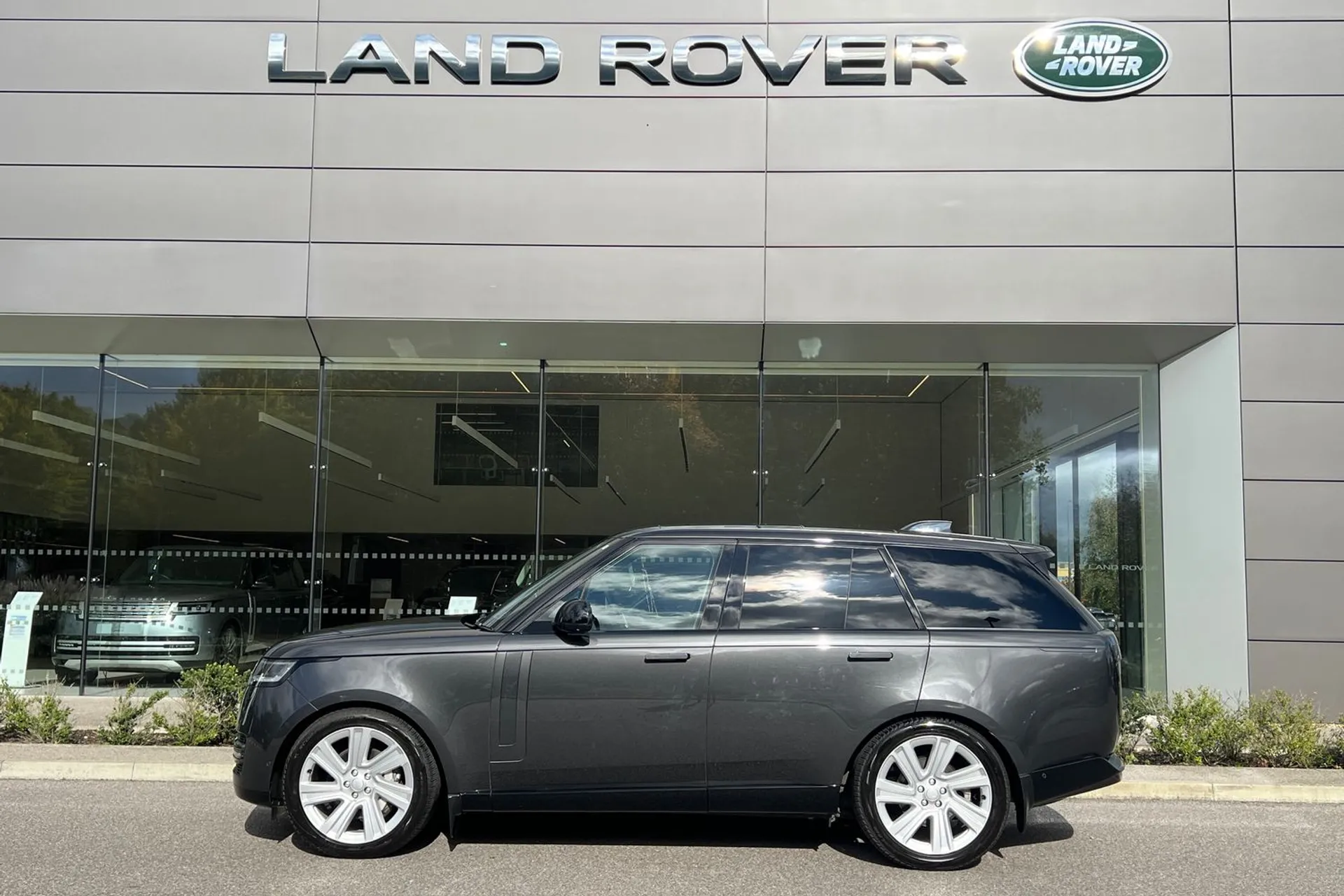 LAND ROVER RANGE ROVER thumbnail image number 7