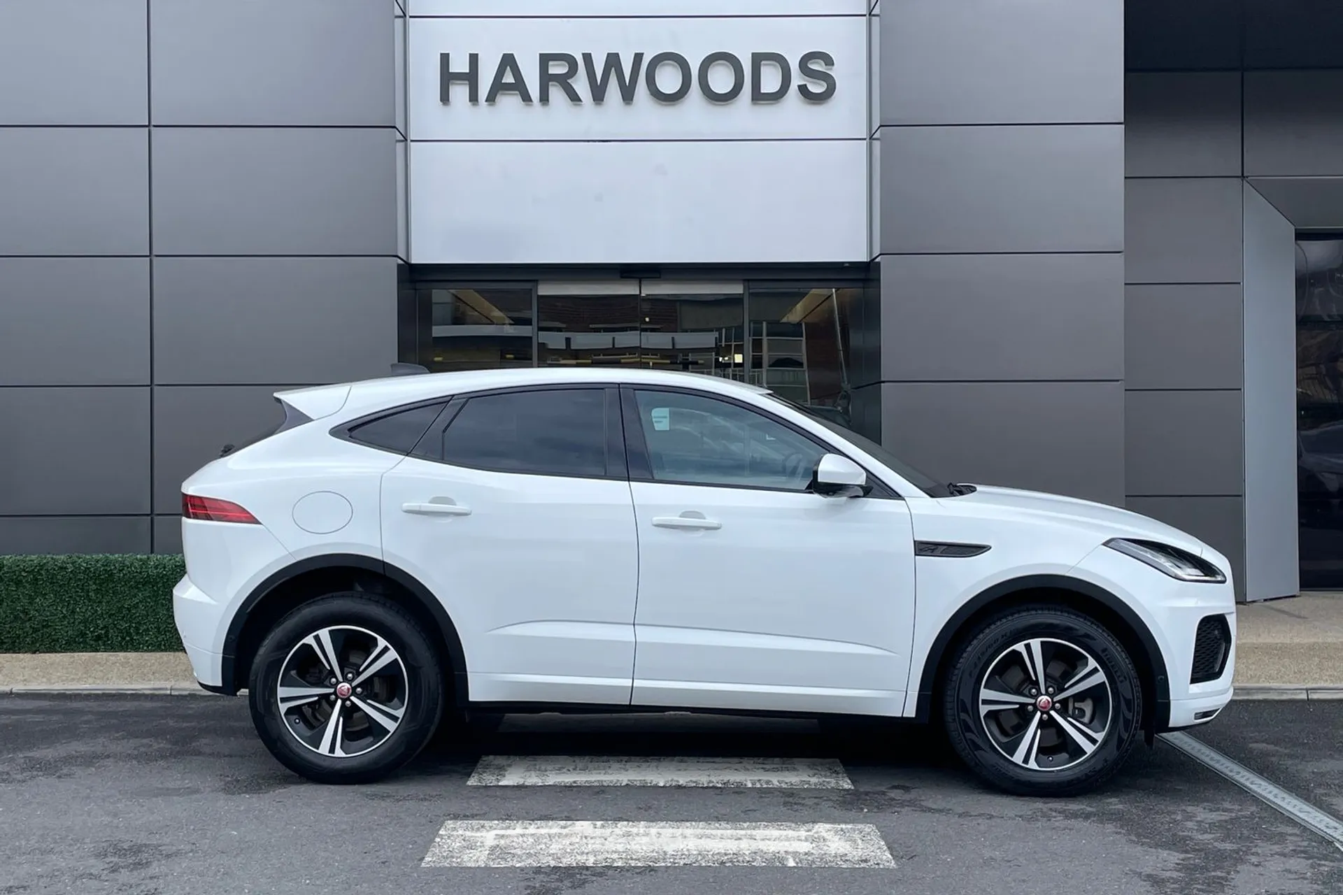 Jaguar E-PACE thumbnail image number 3