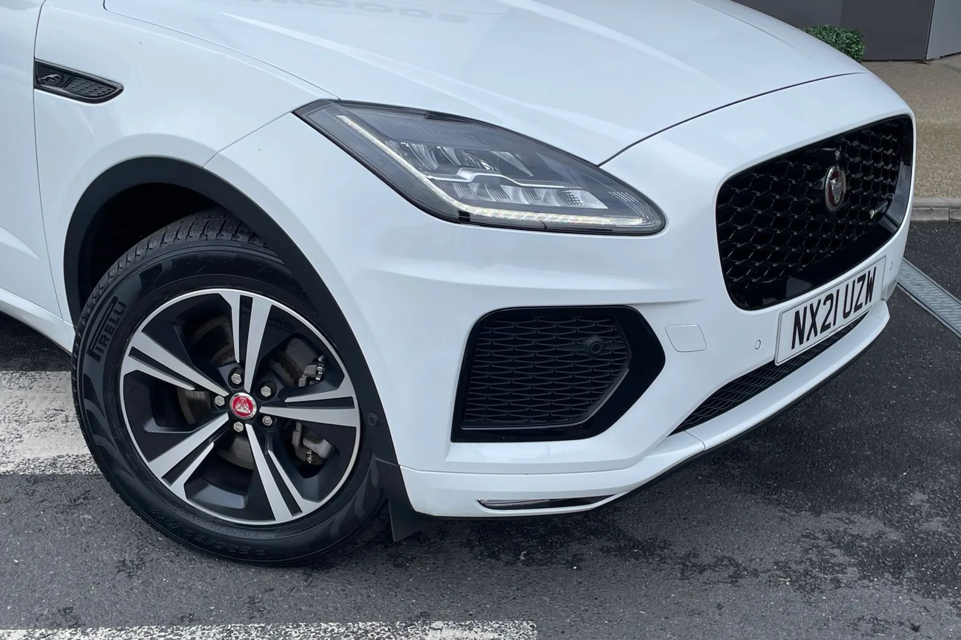 Jaguar E-PACE thumbnail image number 22