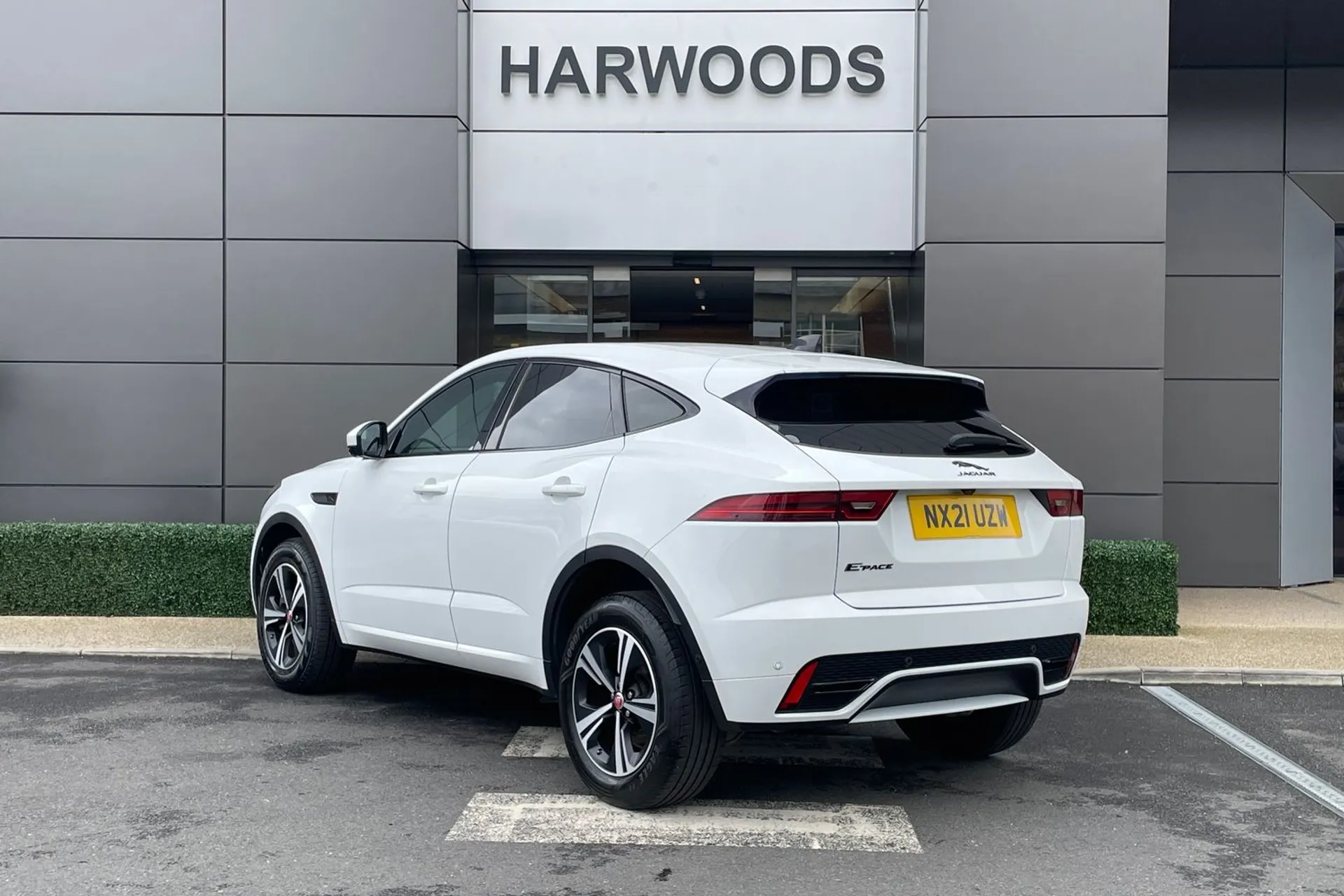 Jaguar E-PACE thumbnail image number 4