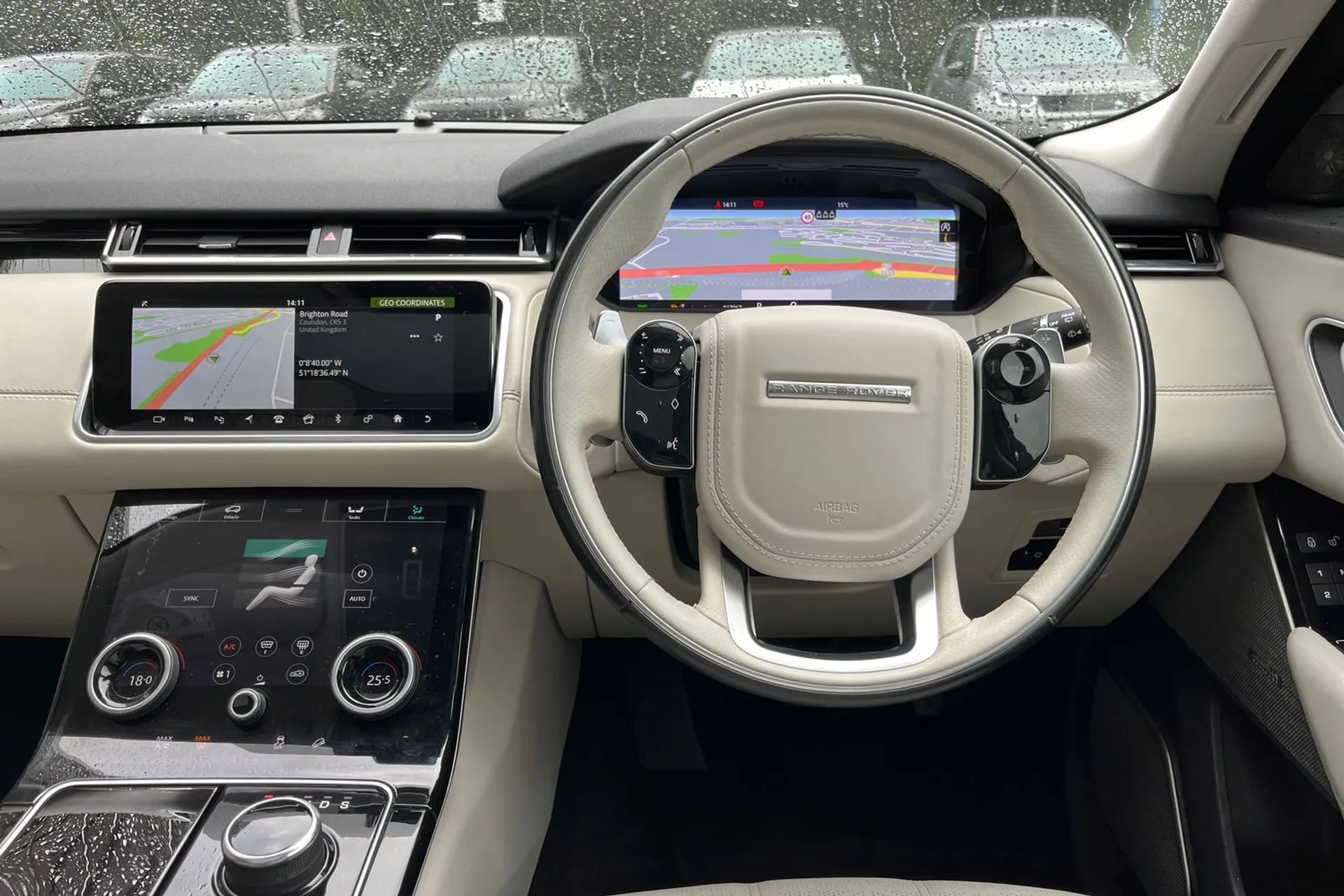 LAND ROVER RANGE ROVER VELAR thumbnail image number 31