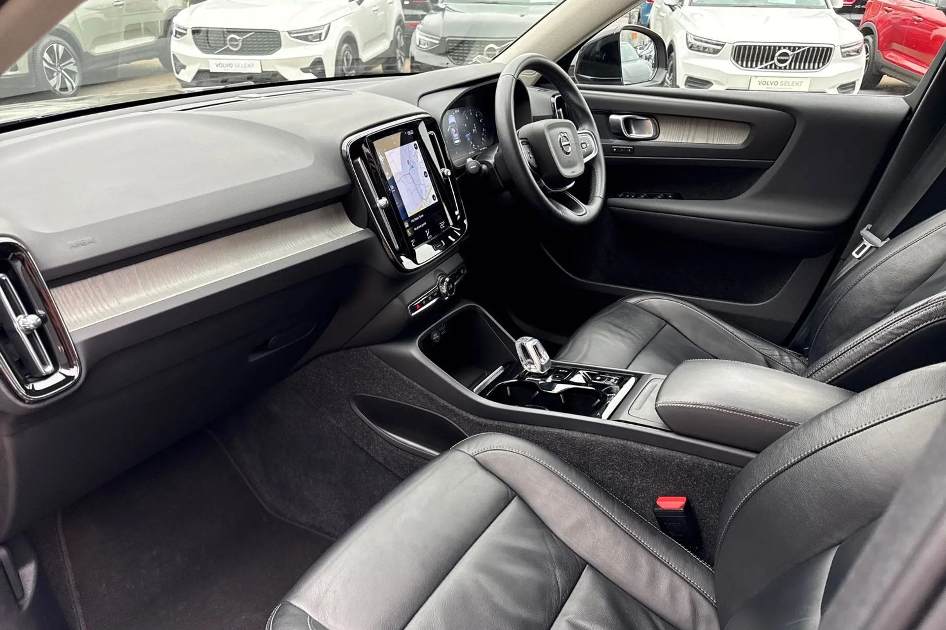 Volvo XC40 thumbnail image number 27