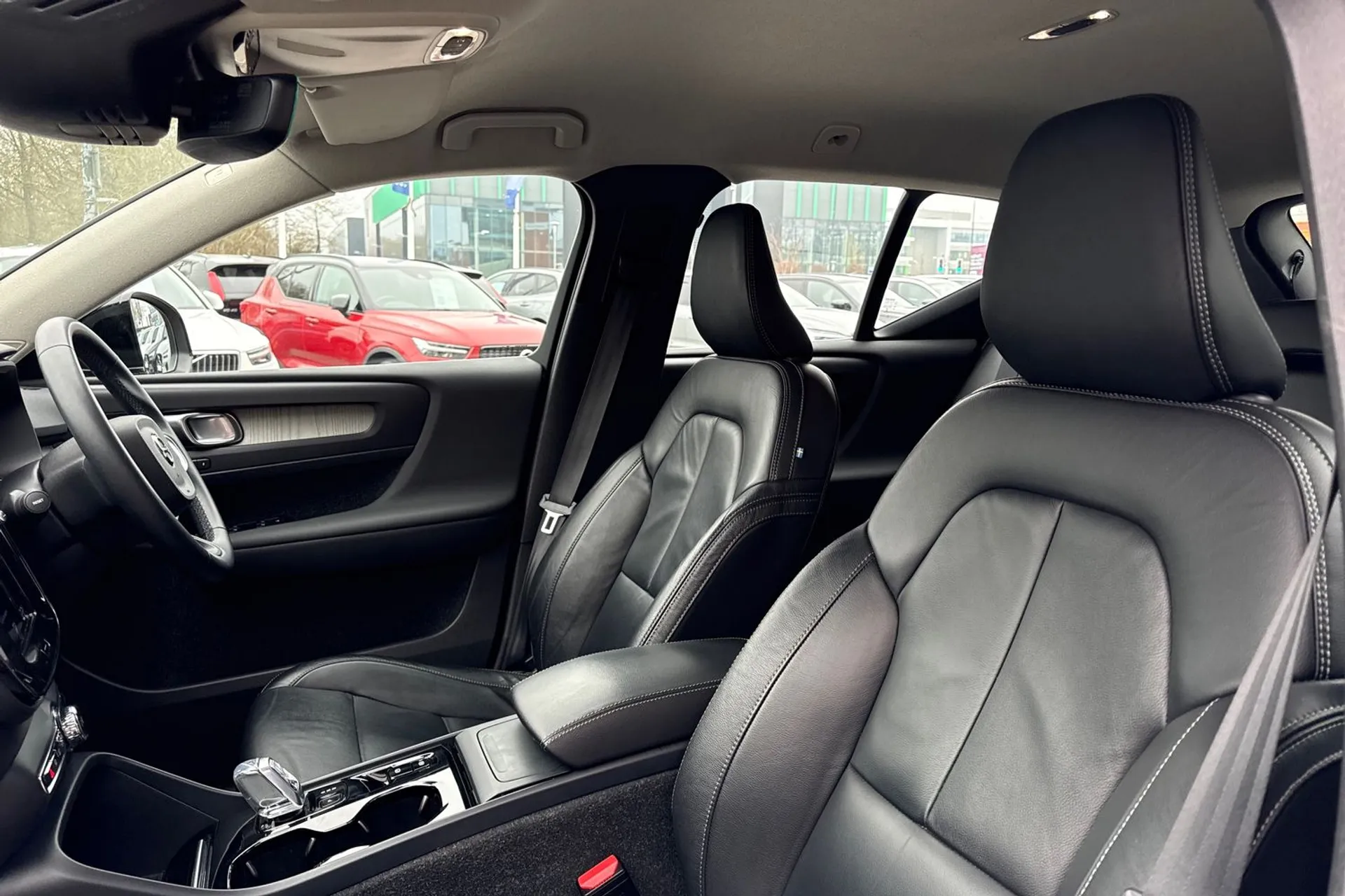 Volvo XC40 thumbnail image number 28