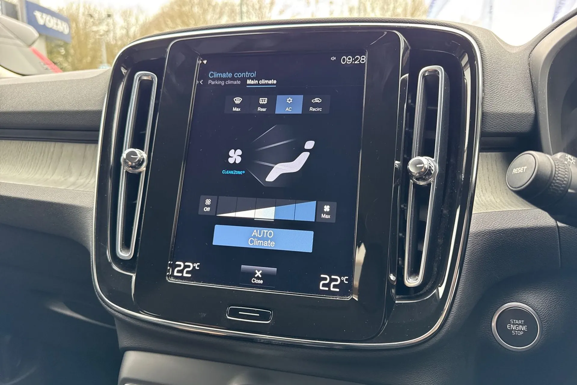 Volvo XC40 thumbnail image number 38