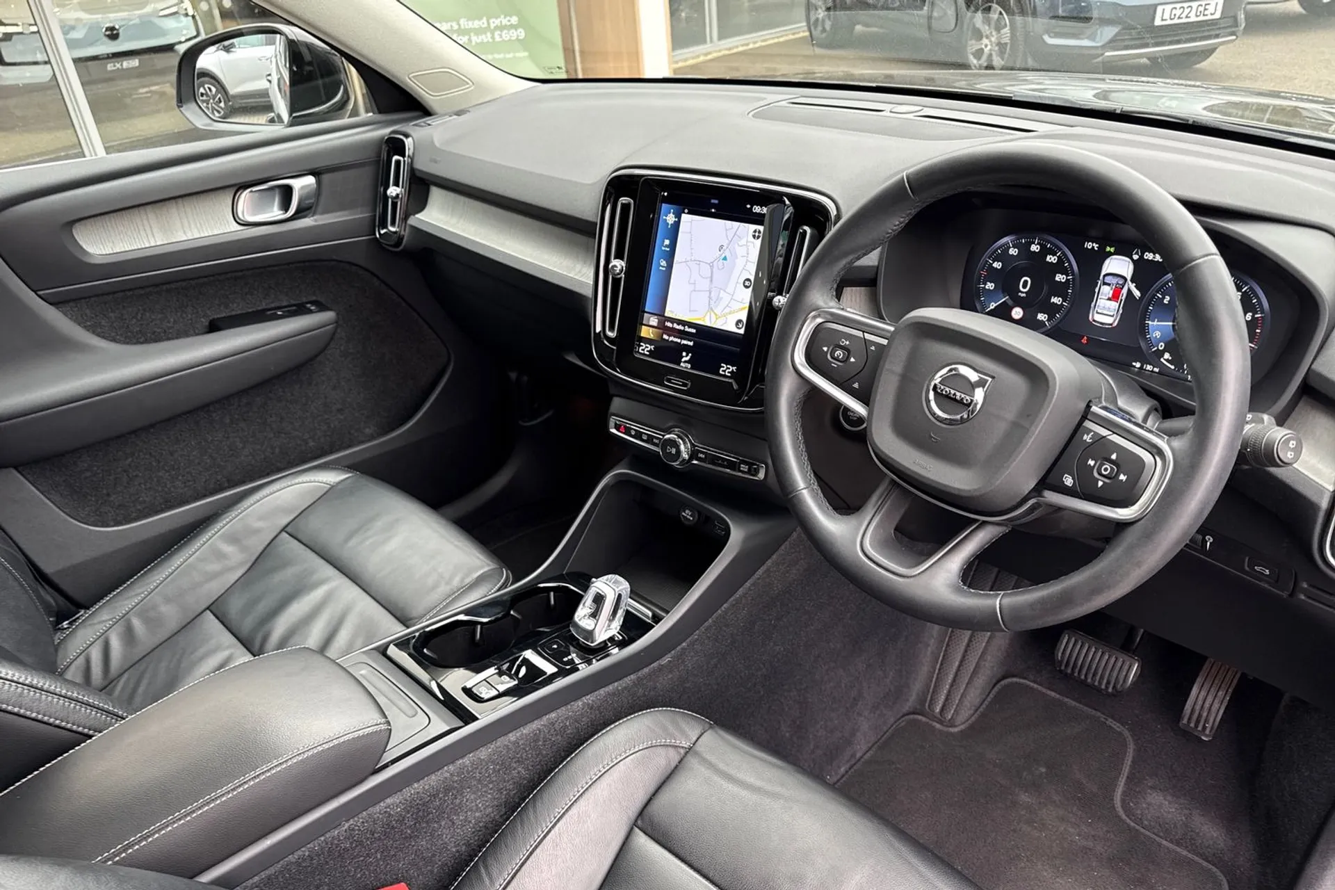 Volvo XC40 thumbnail image number 6