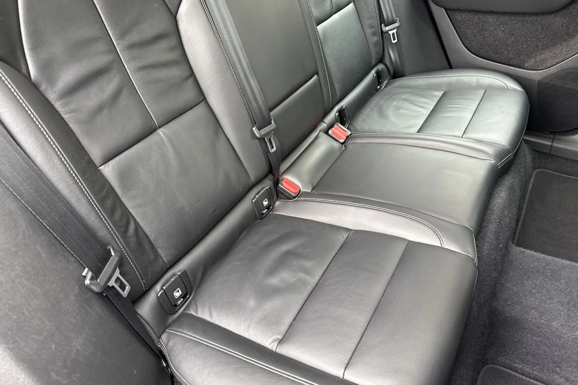 Volvo XC40 thumbnail image number 25