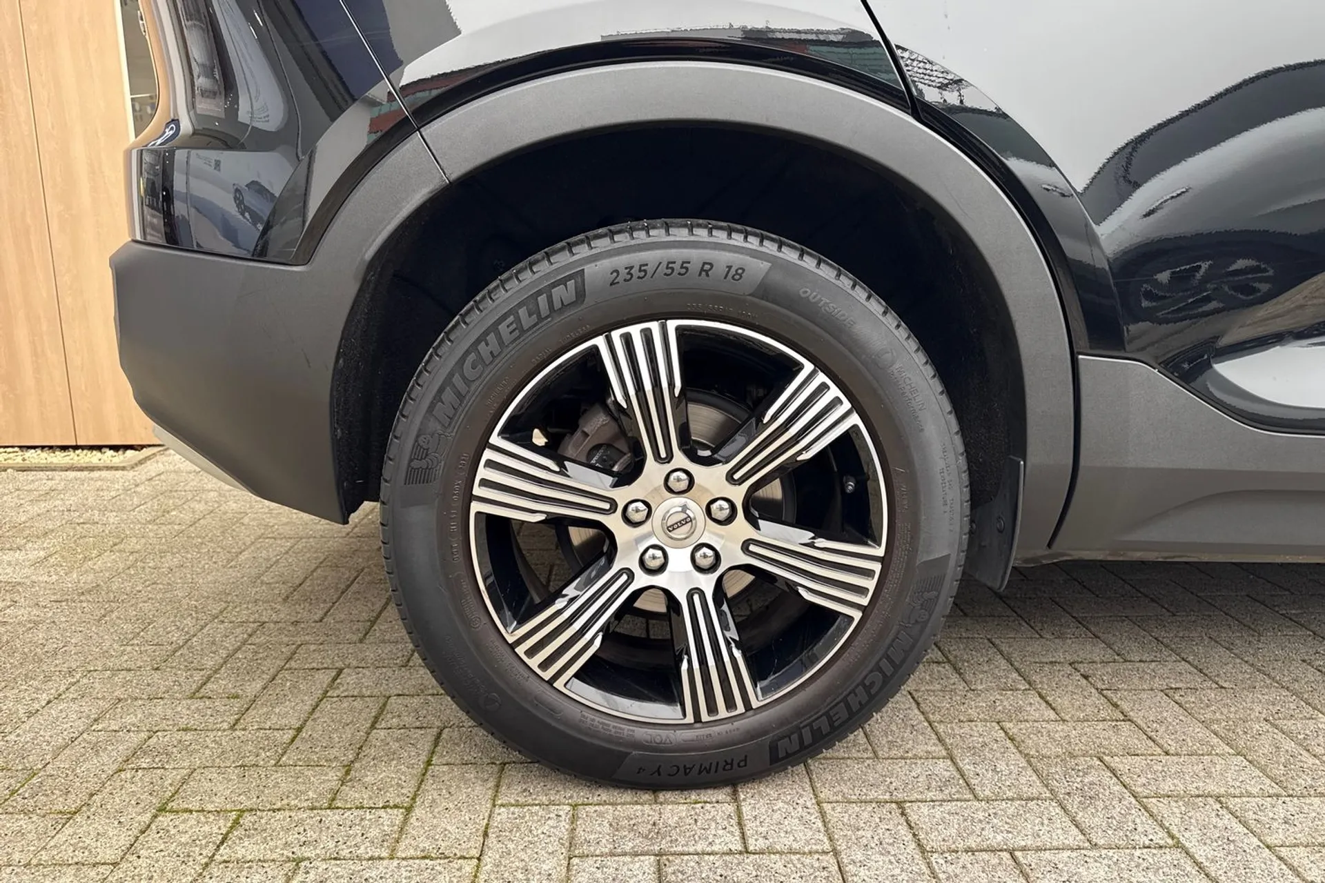 Volvo XC40 thumbnail image number 14