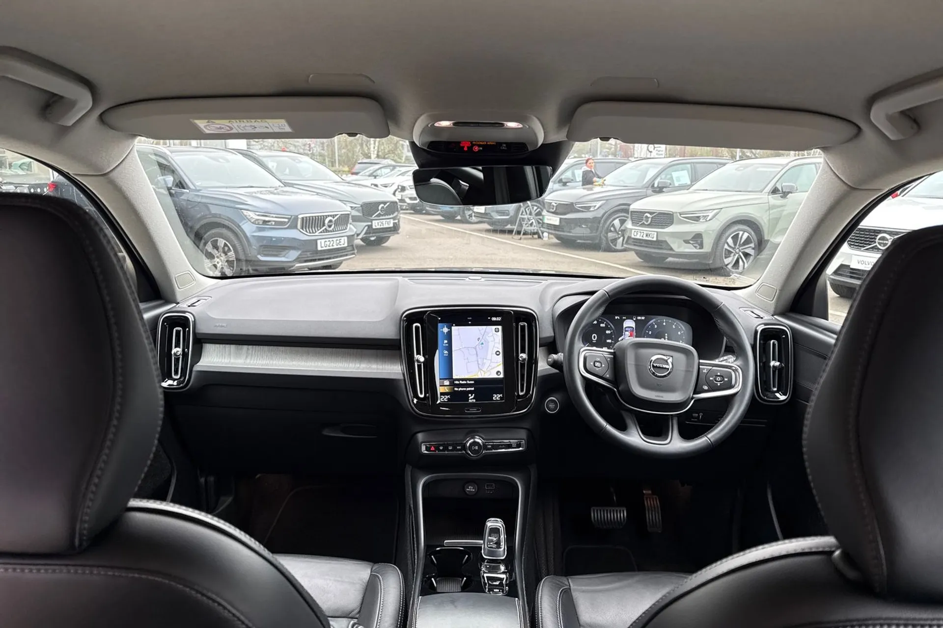 Volvo XC40 thumbnail image number 3