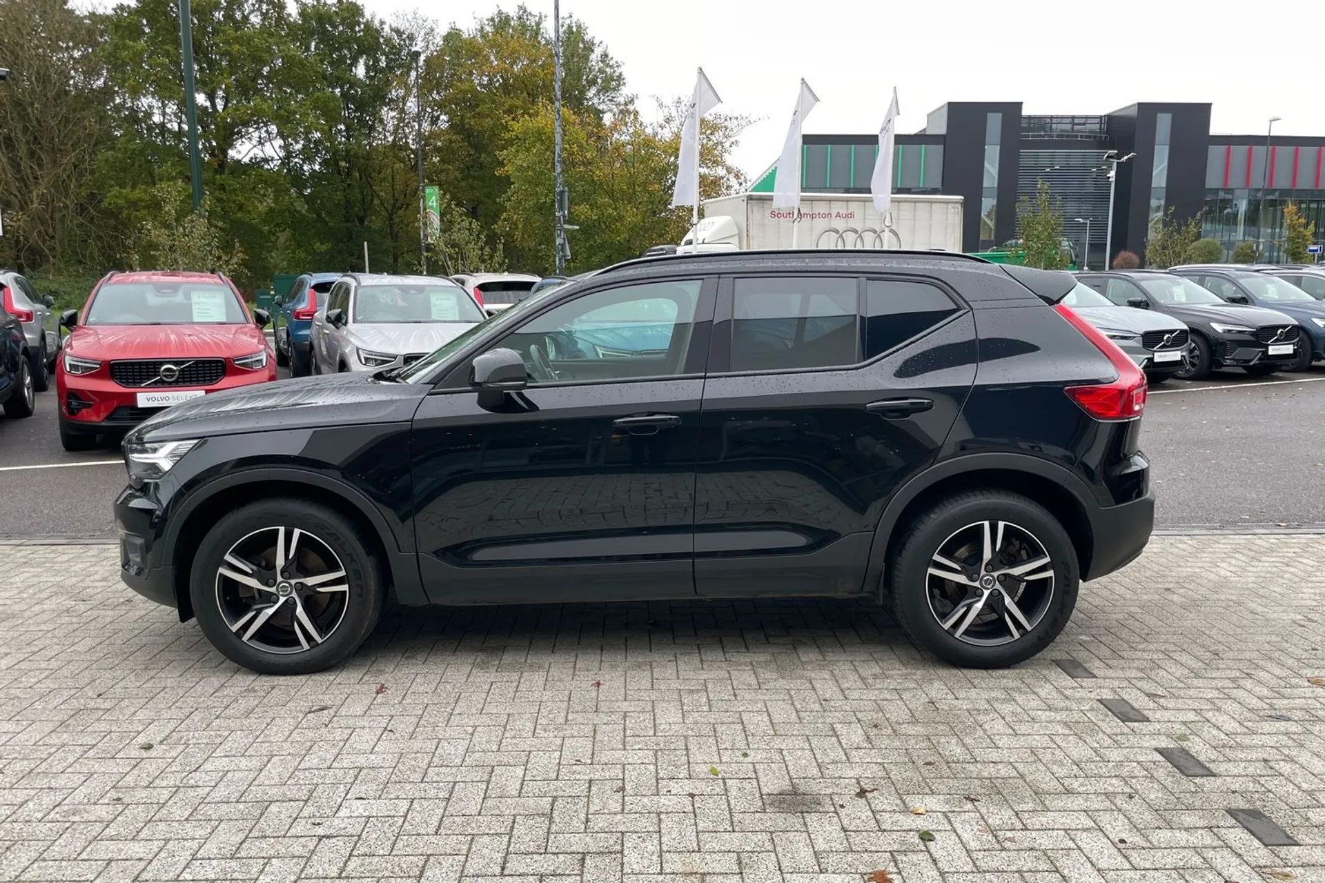 Volvo XC40 thumbnail image number 10