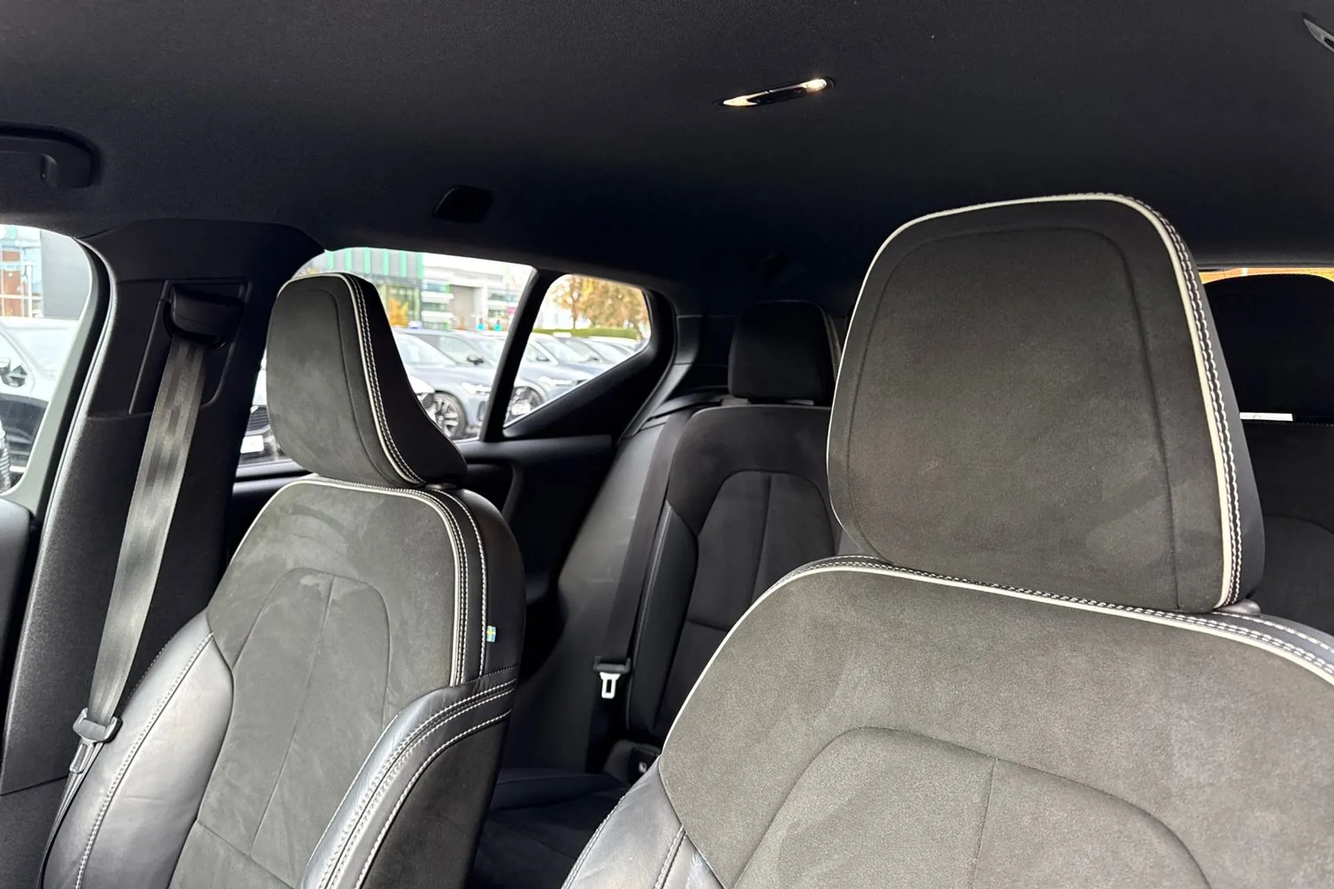 Volvo XC40 thumbnail image number 29