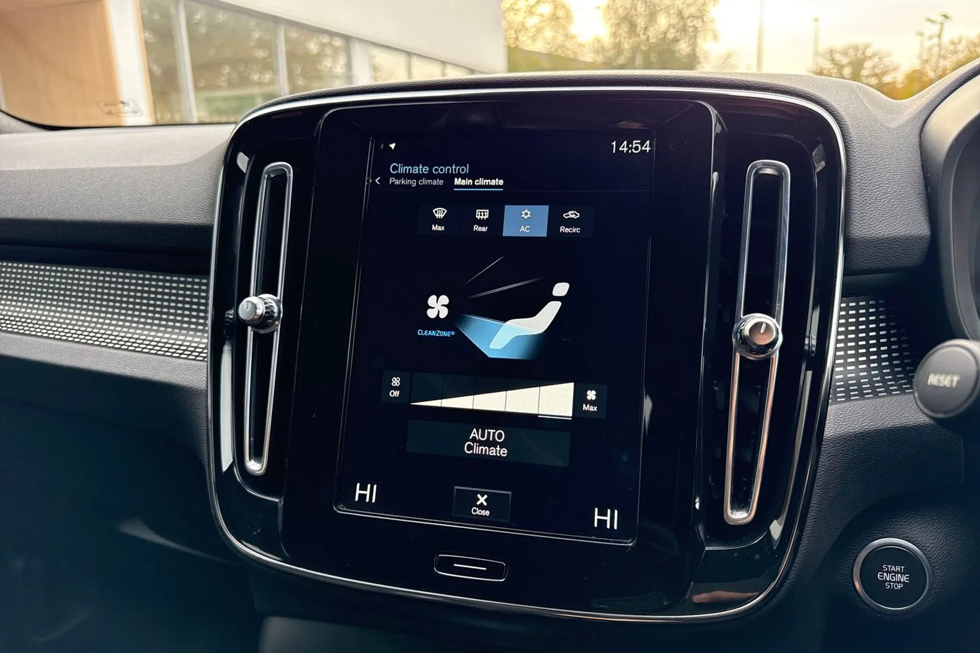 Volvo XC40 thumbnail image number 38